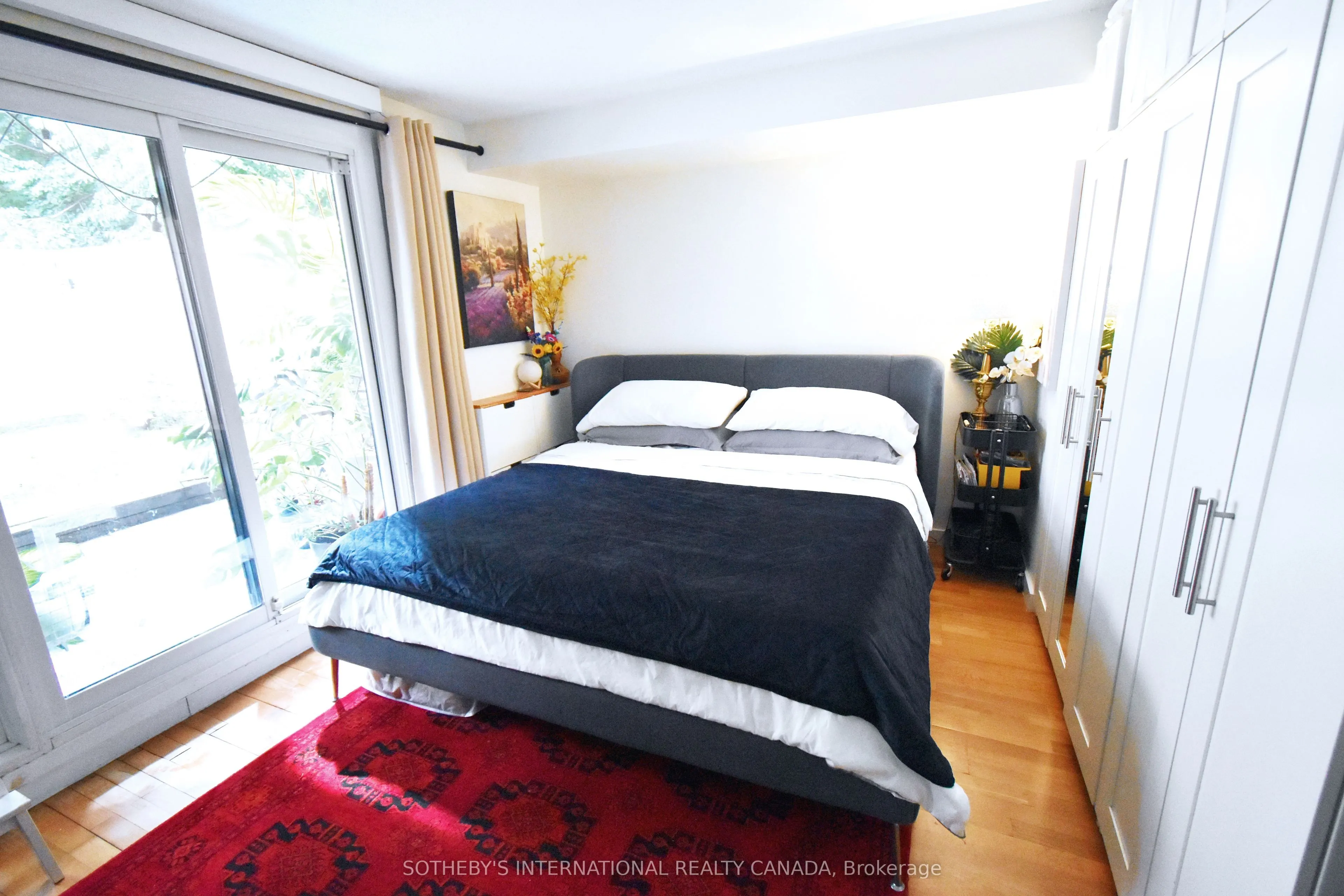 596A Wellington Street, #11