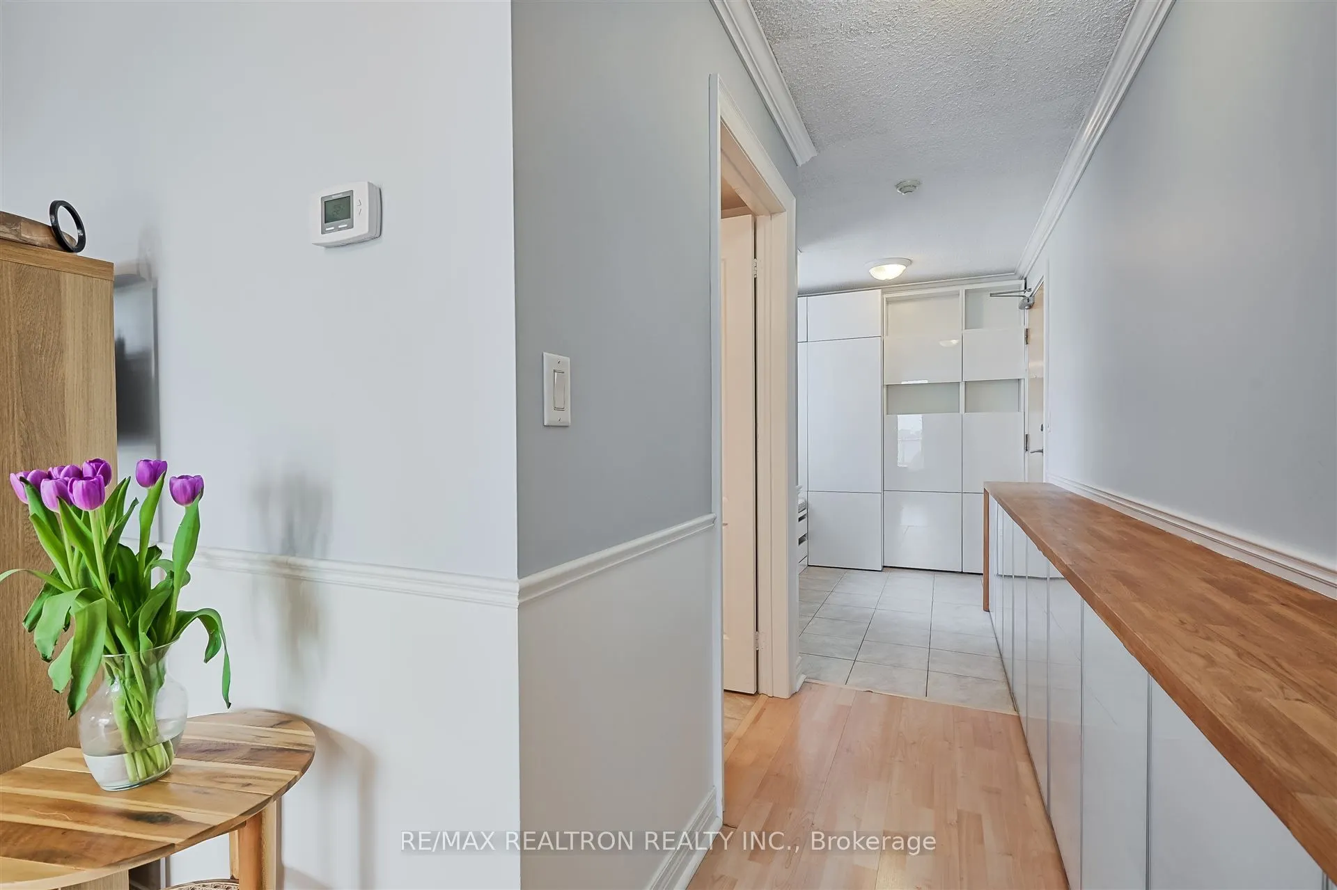 212 Eglinton Avenue E, #803