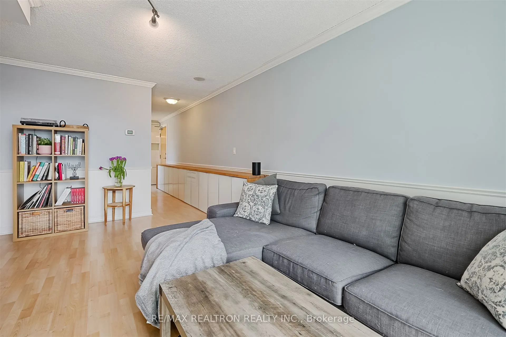 212 Eglinton Avenue E, #803