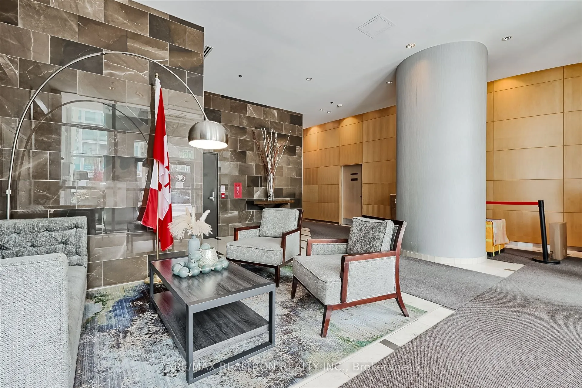 212 Eglinton Avenue E, #803