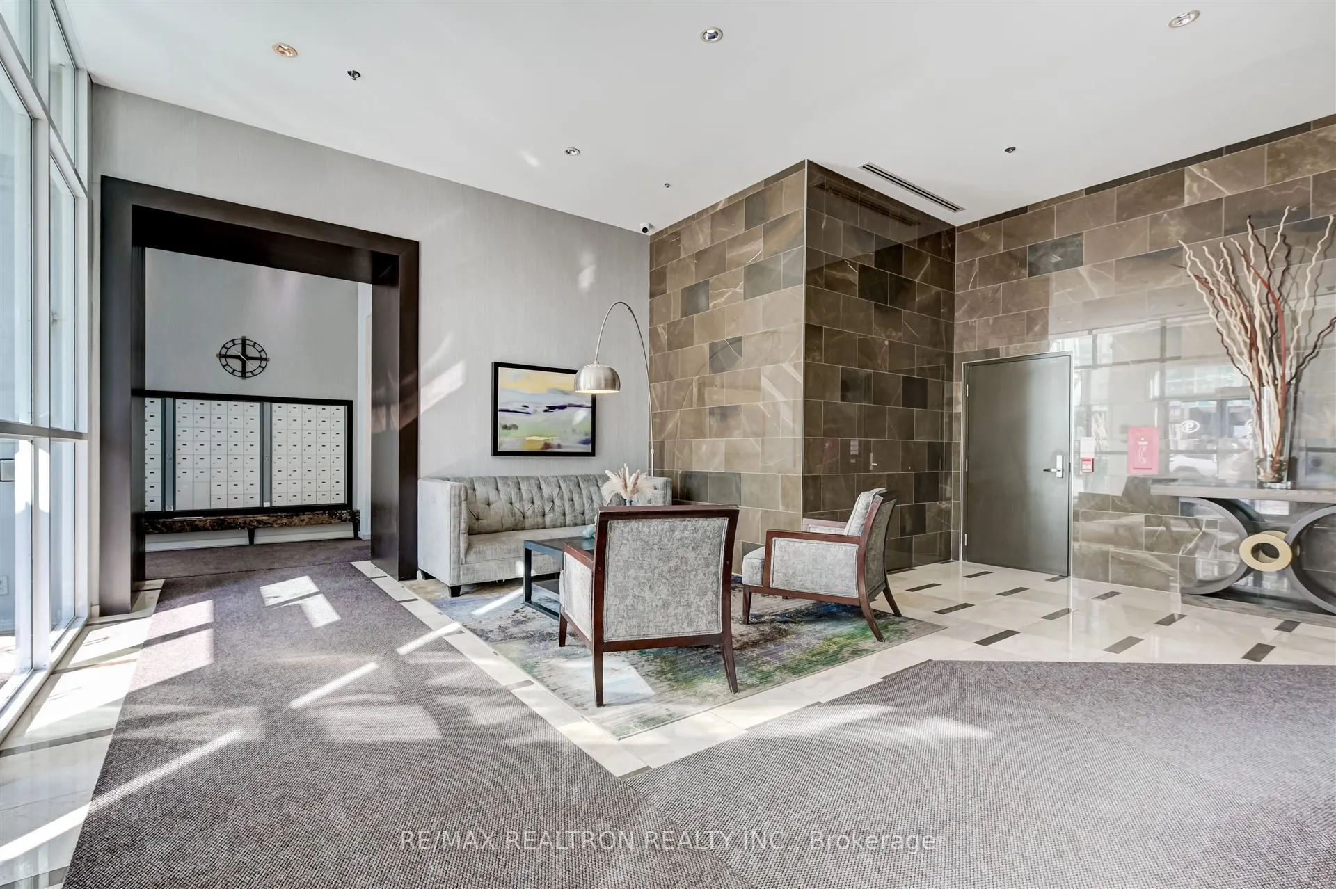 212 Eglinton Avenue E, #803