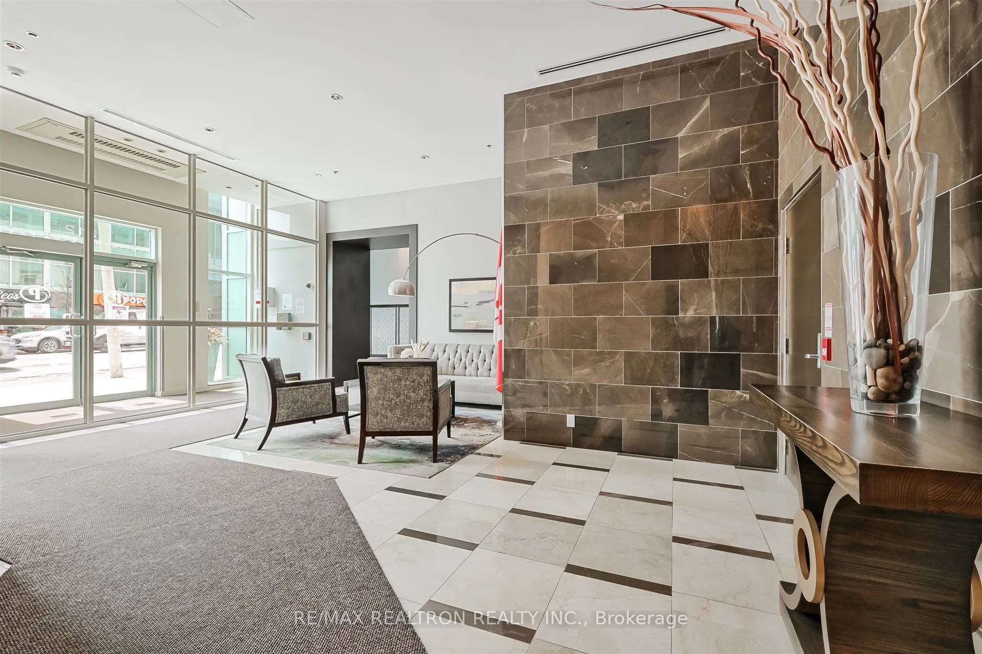 212 Eglinton Avenue E, #803