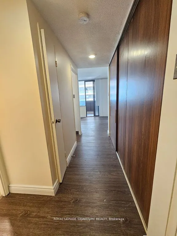 720 Spadina Avenue, #810
