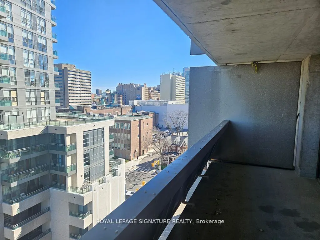 720 Spadina Avenue, #810
