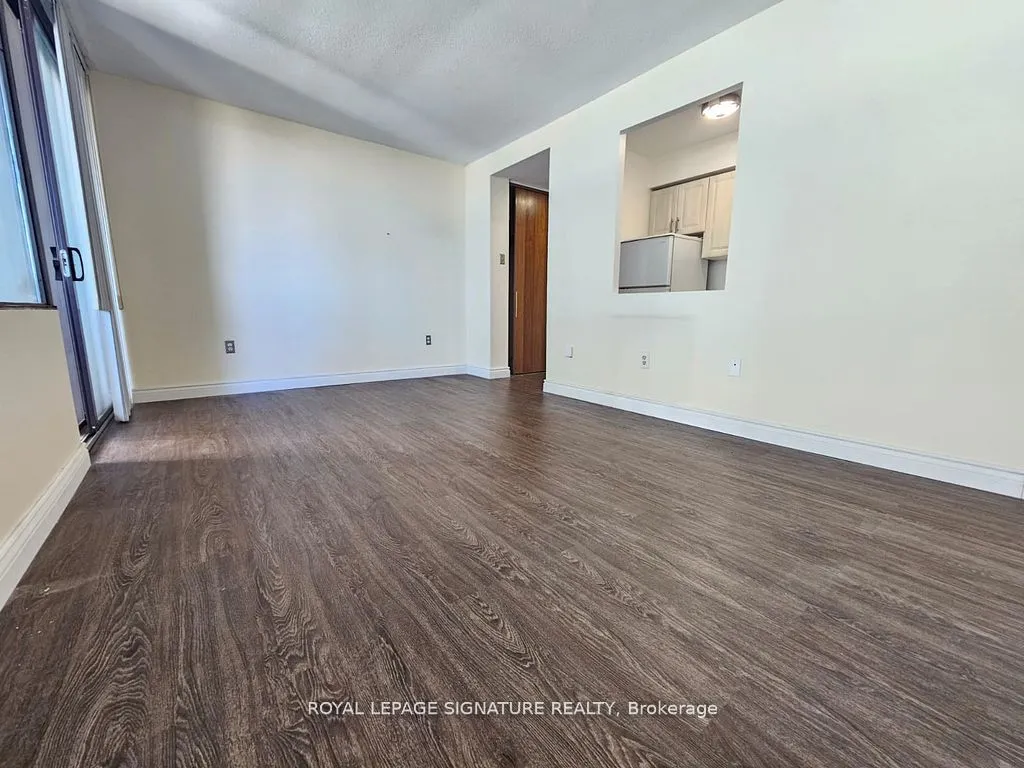 720 Spadina Avenue, #810