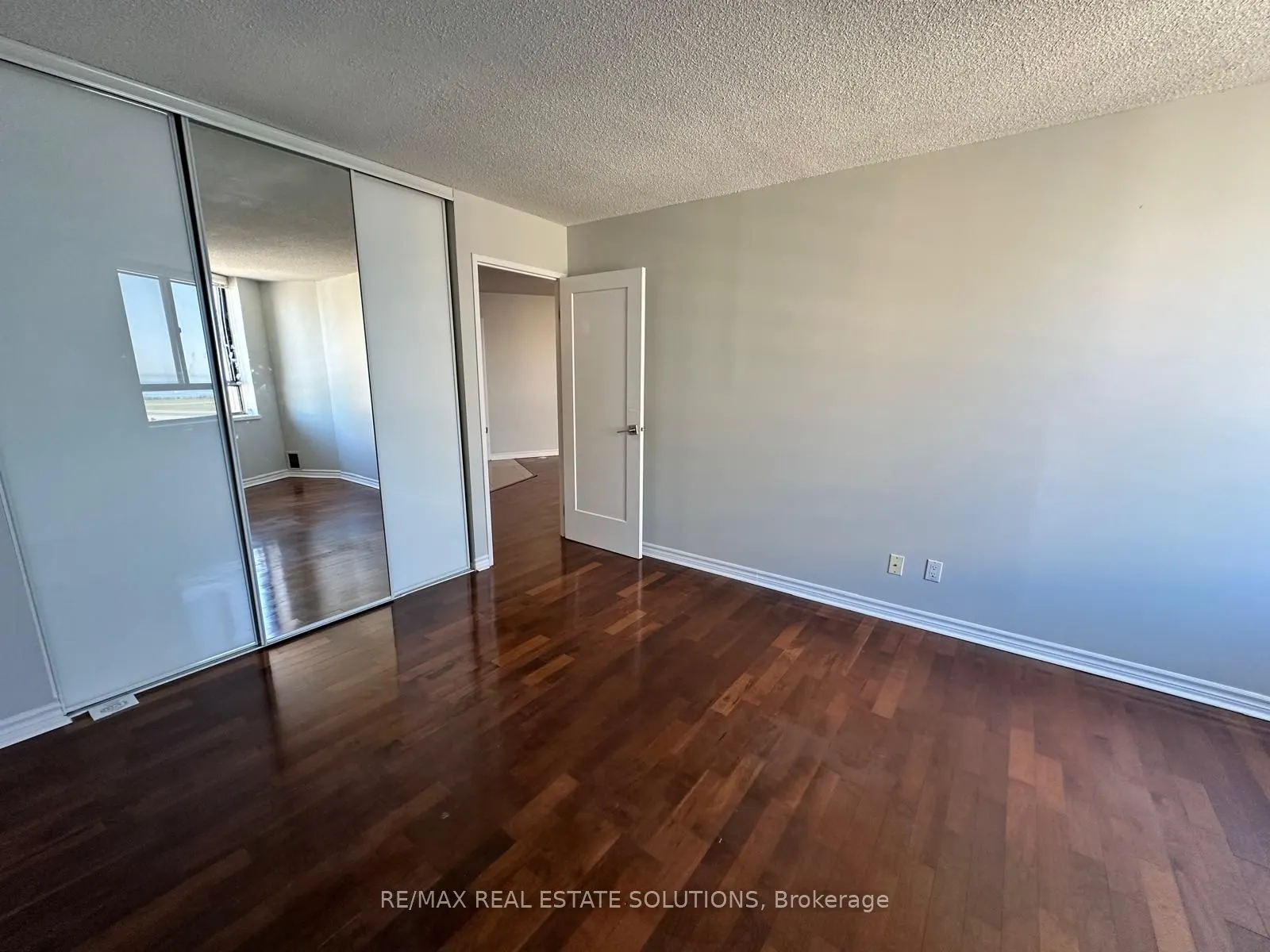 260 Queens Quay W, #2804
