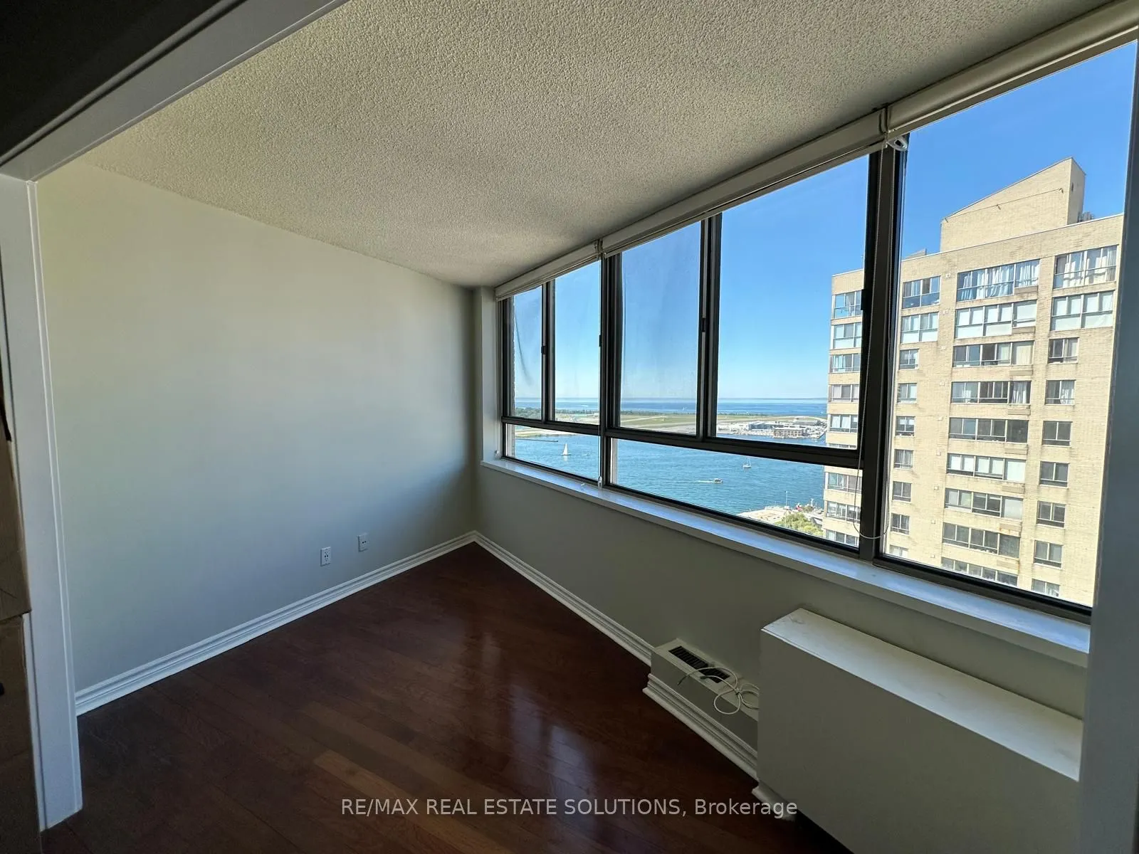 260 Queens Quay W, #2804