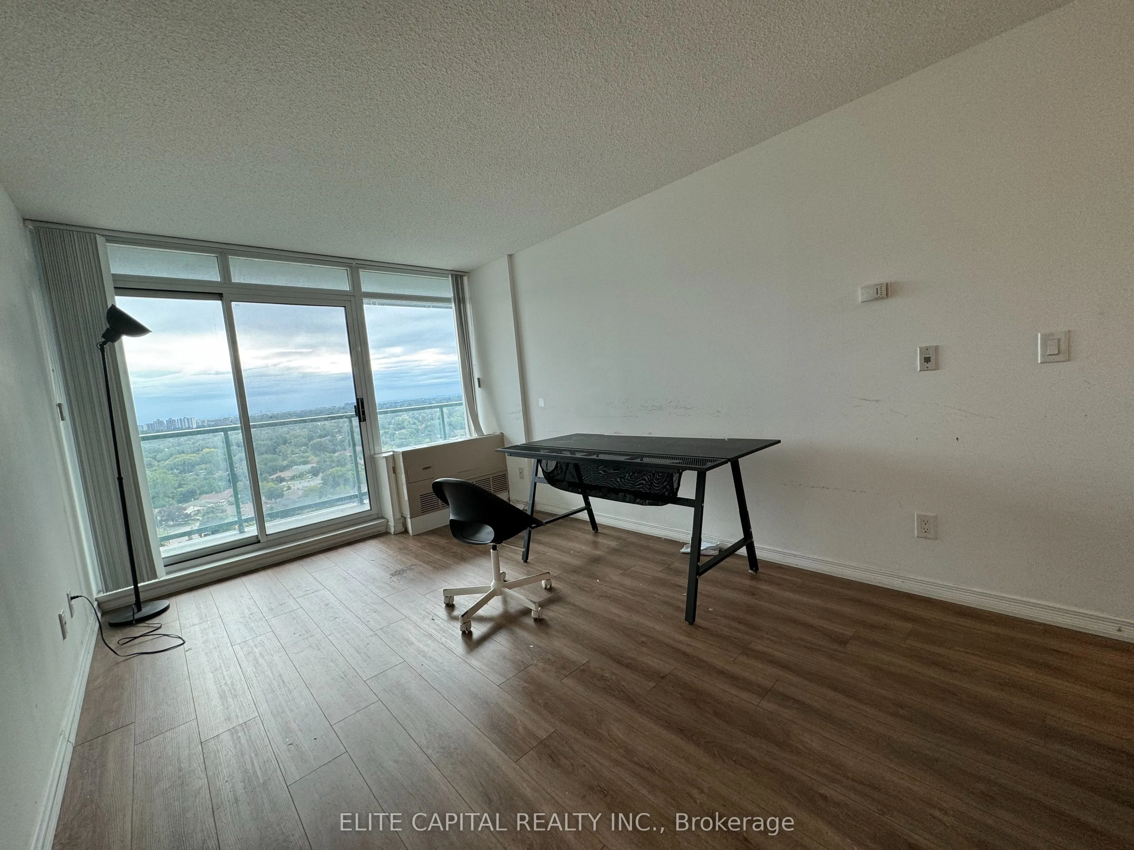 5500 Yonge Street, #1806