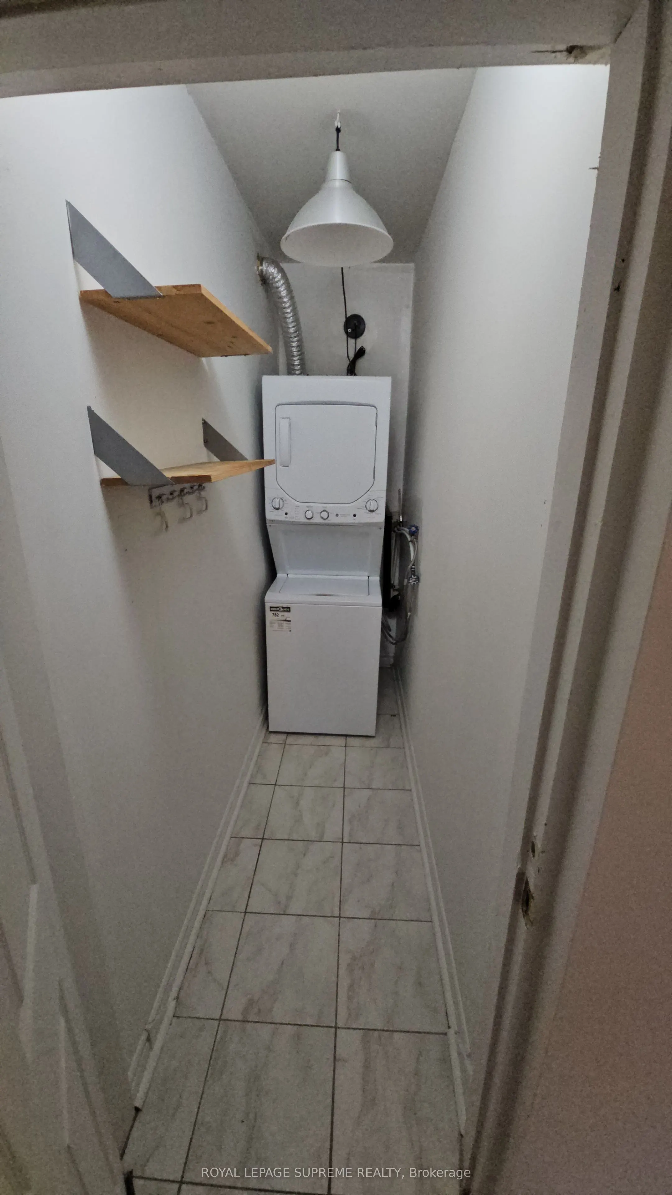806 College Street, #UPPER