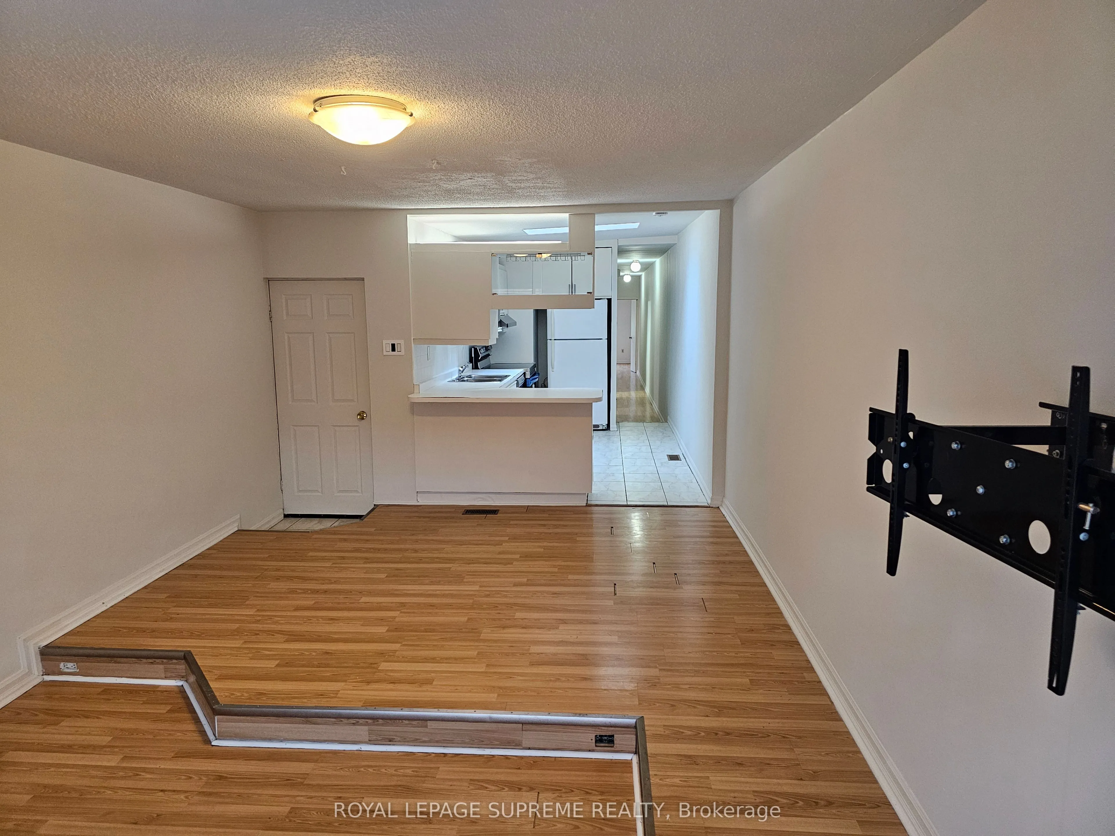 806 College Street, #UPPER