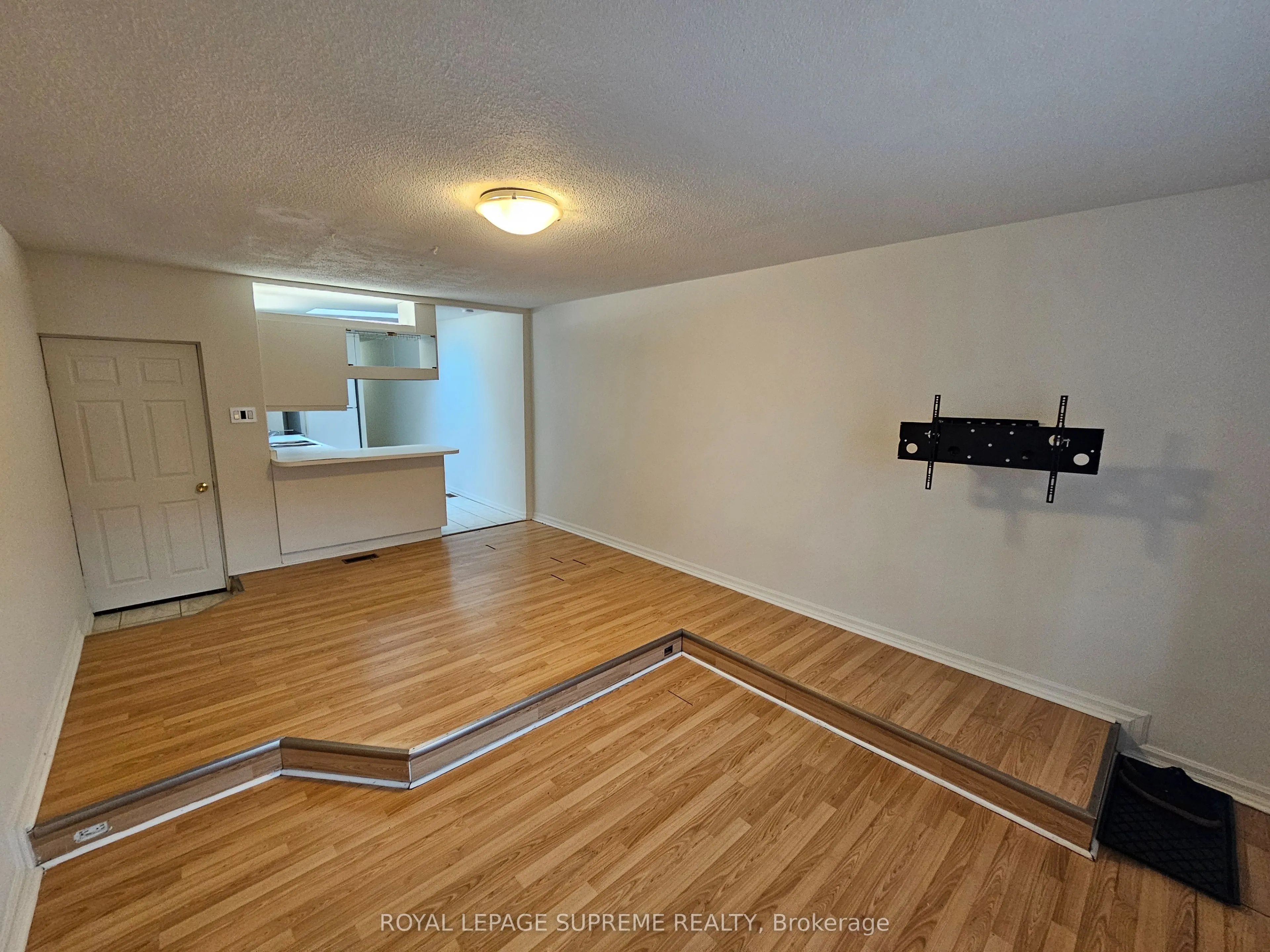 806 College Street, #UPPER