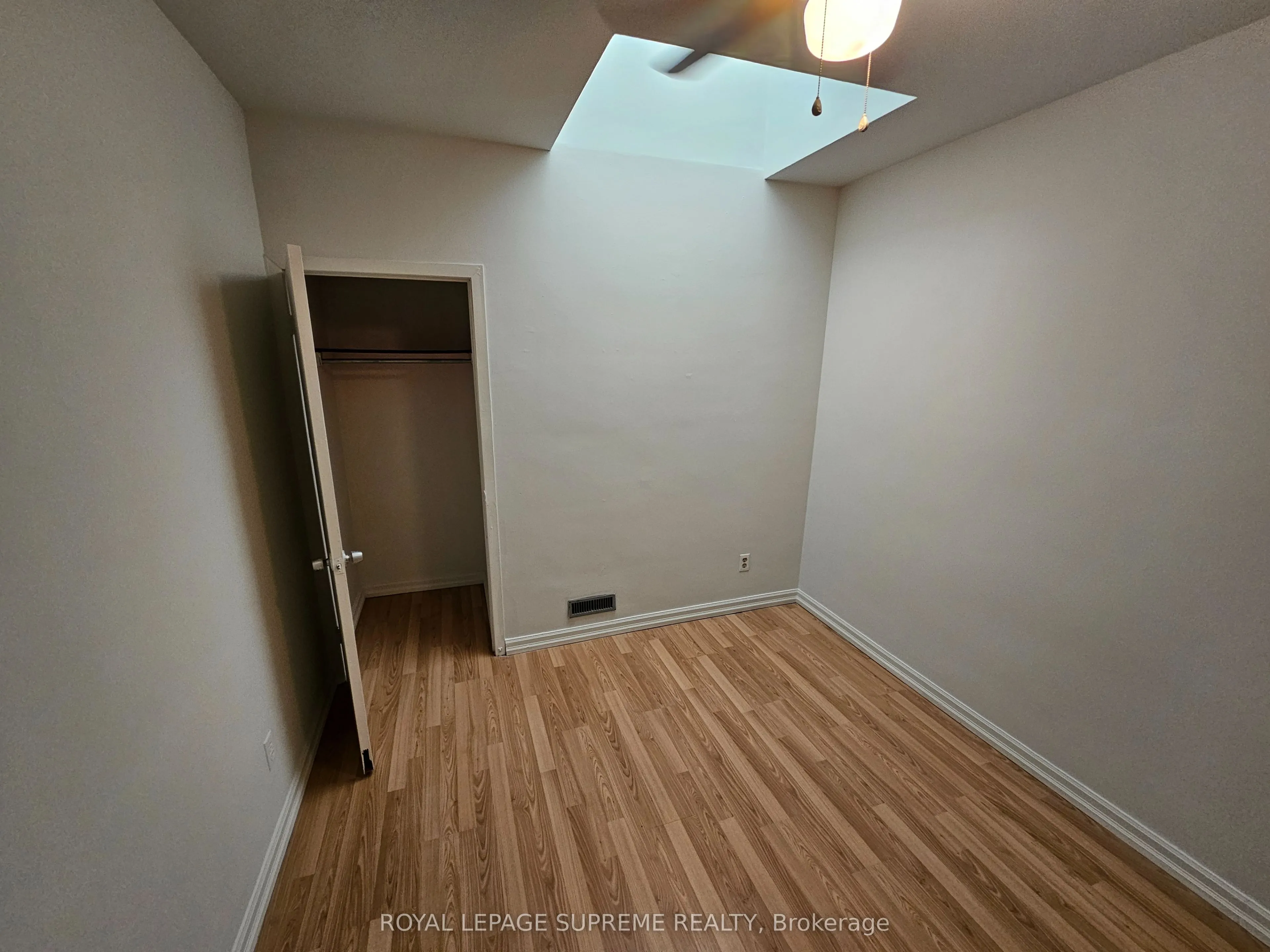 806 College Street, #UPPER