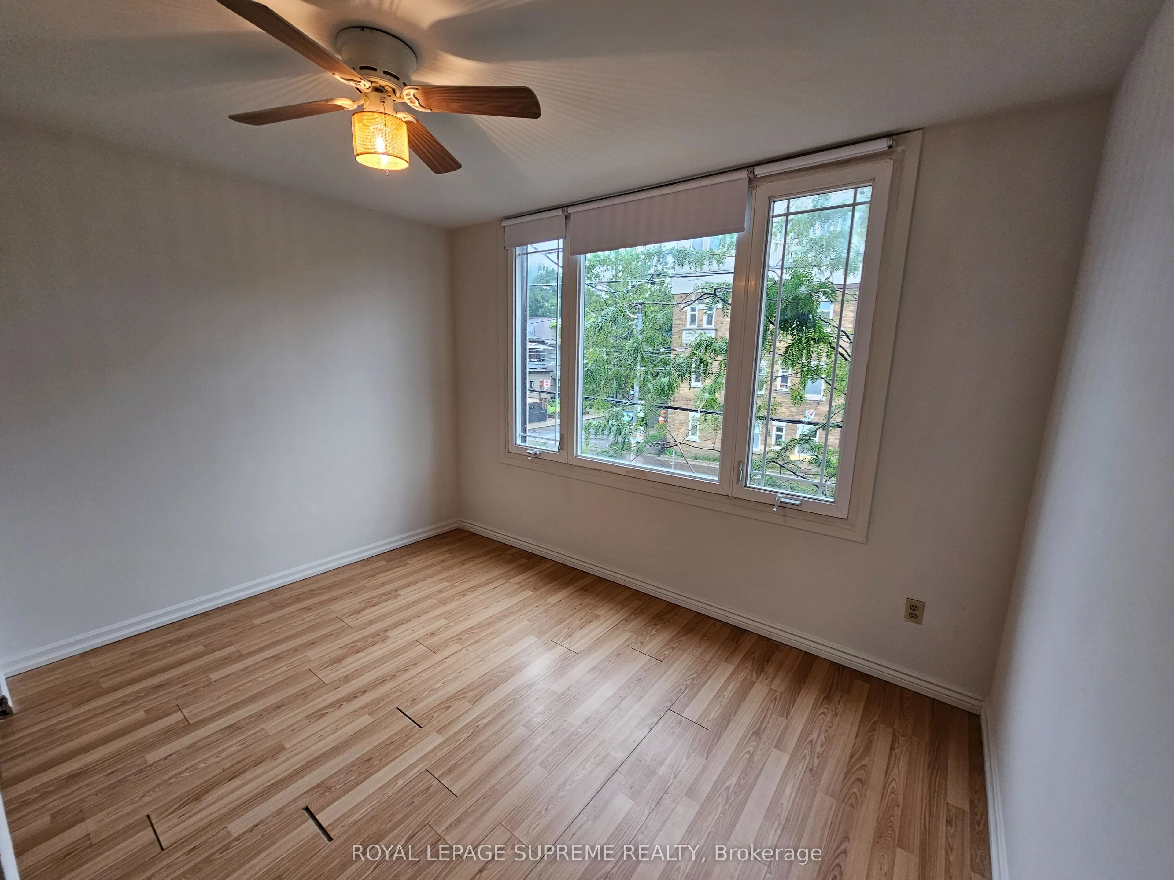 806 College Street, #UPPER