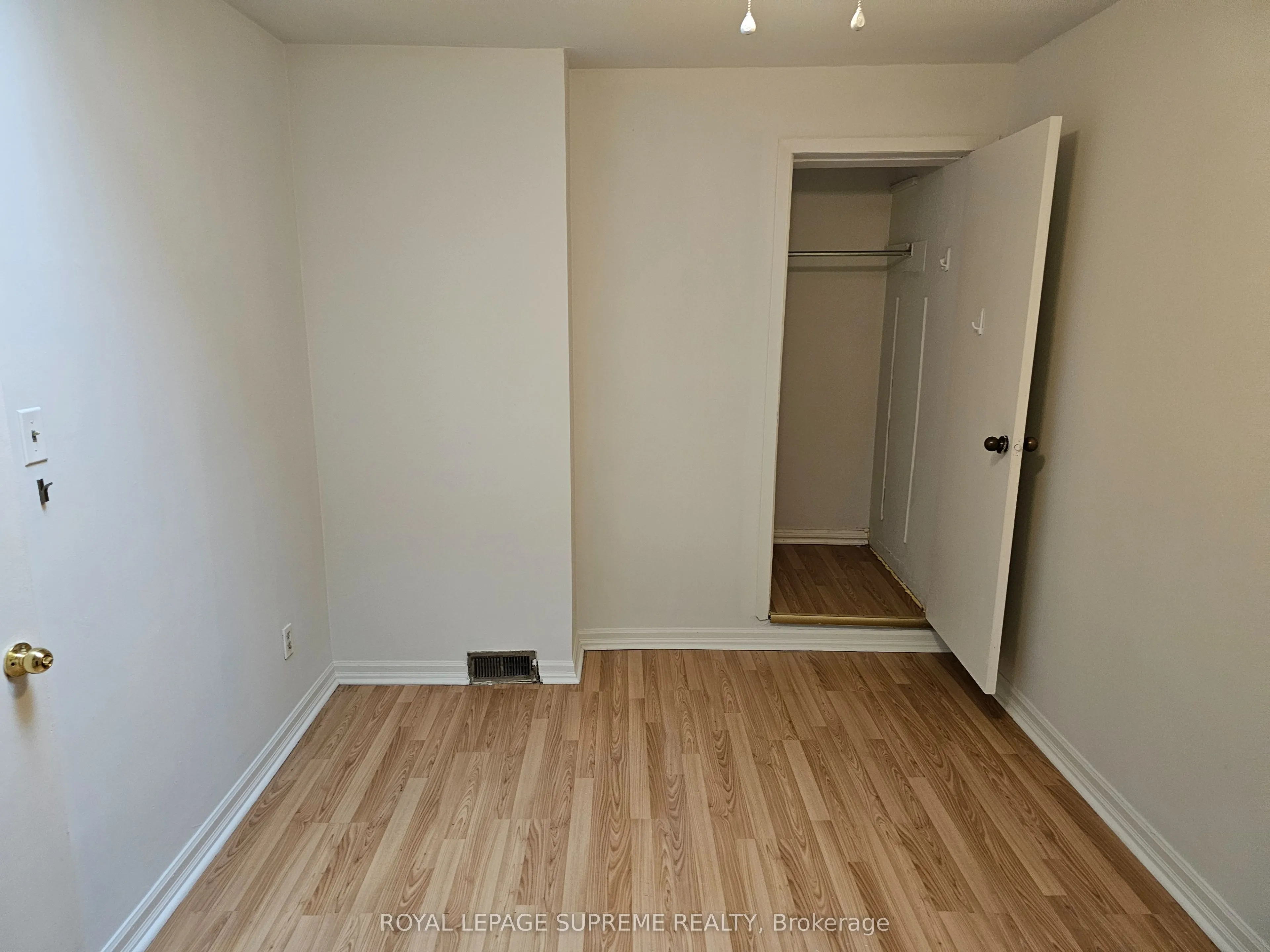806 College Street, #UPPER