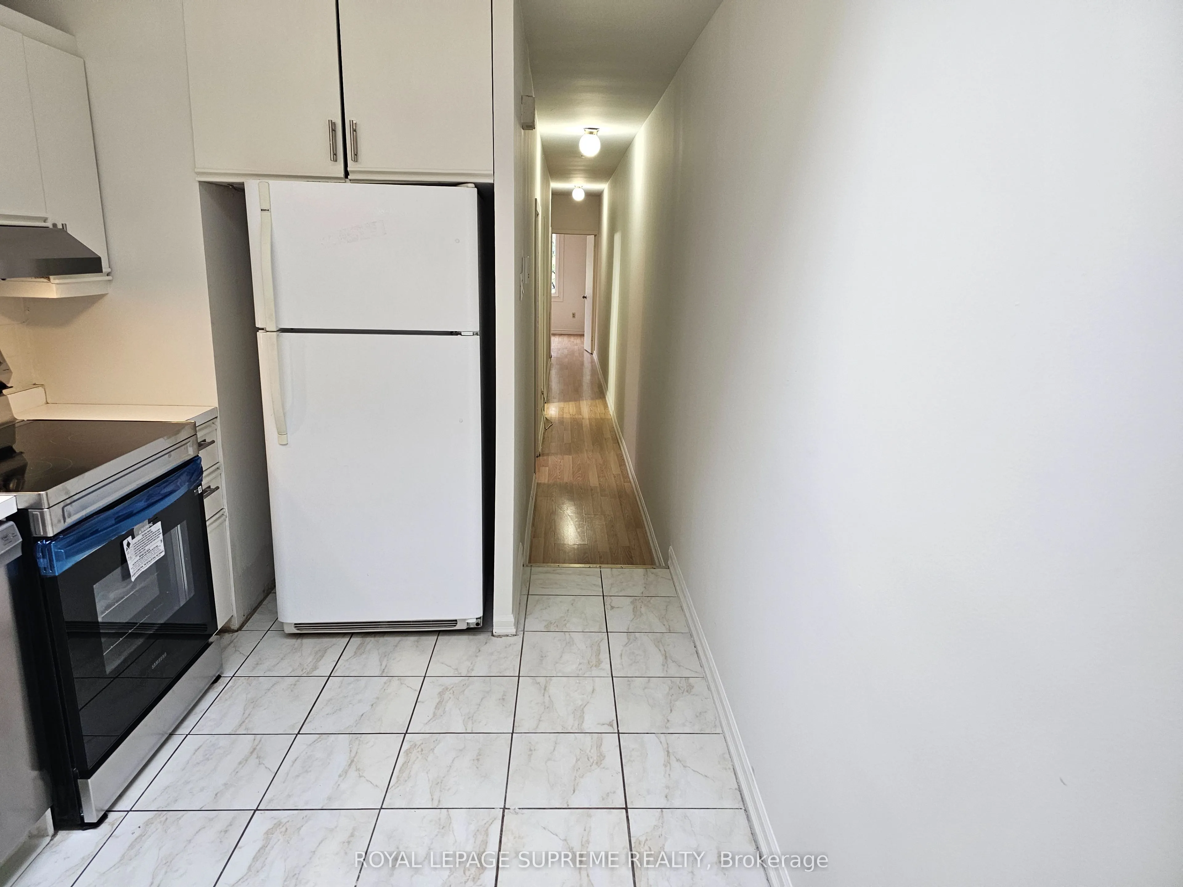 806 College Street, #UPPER