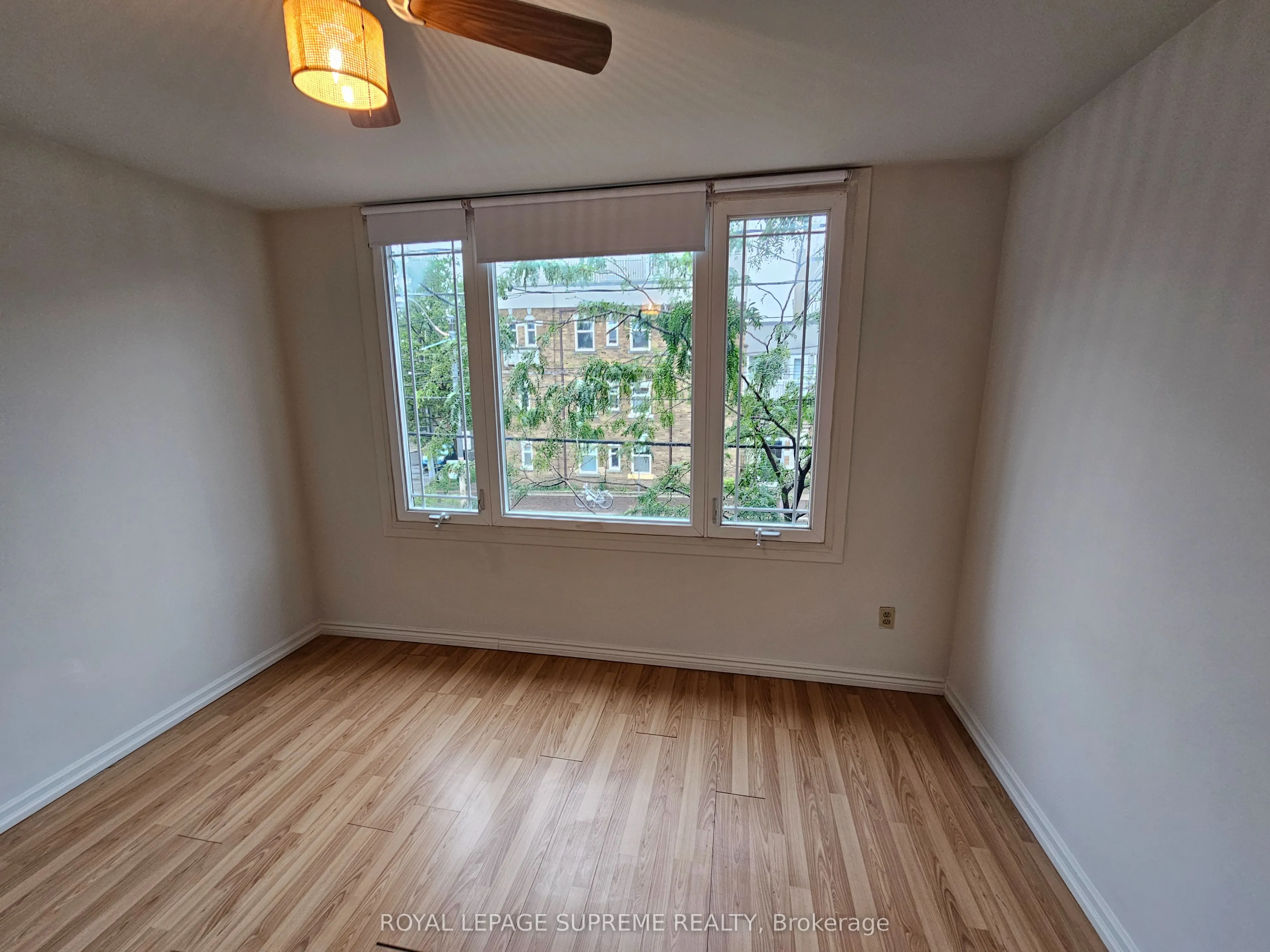 806 College Street, #UPPER