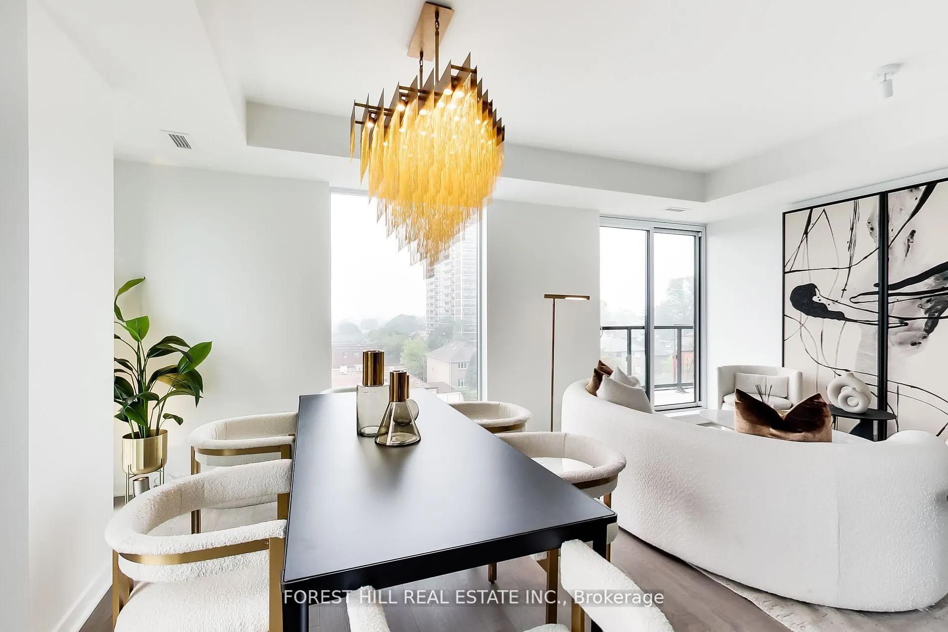 185 Alberta Avenue, #807