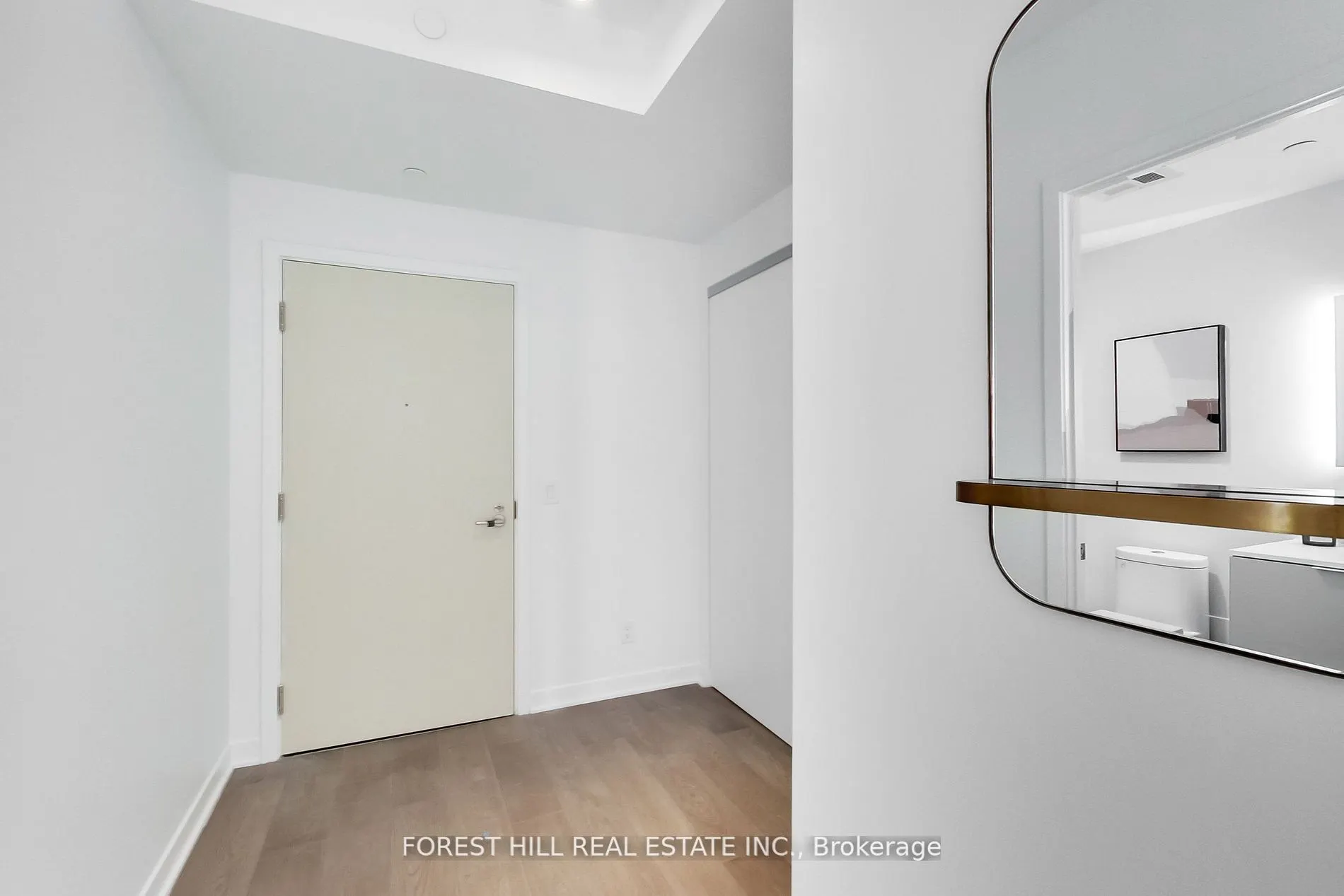 185 Alberta Avenue, #807