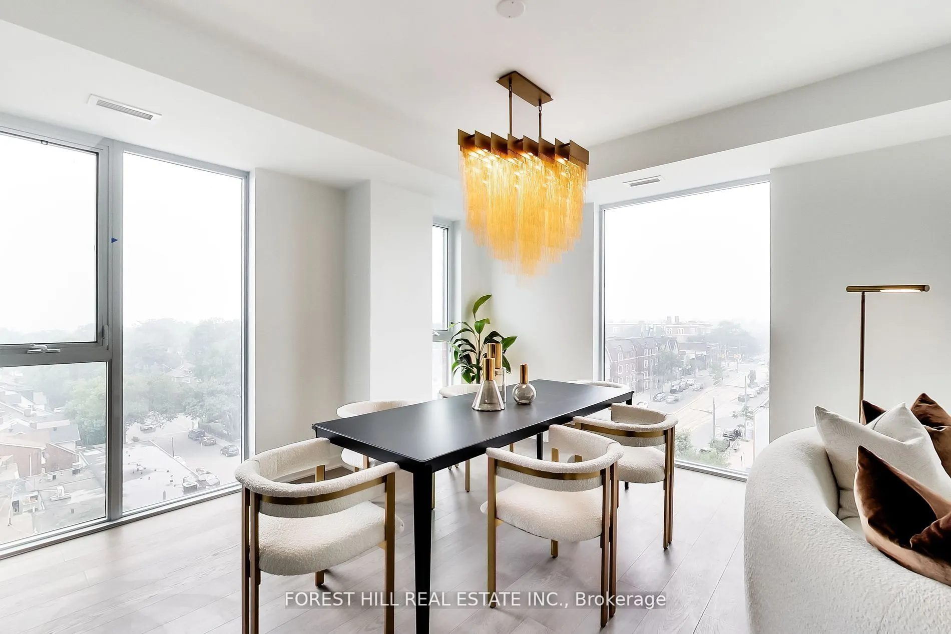 185 Alberta Avenue, #807