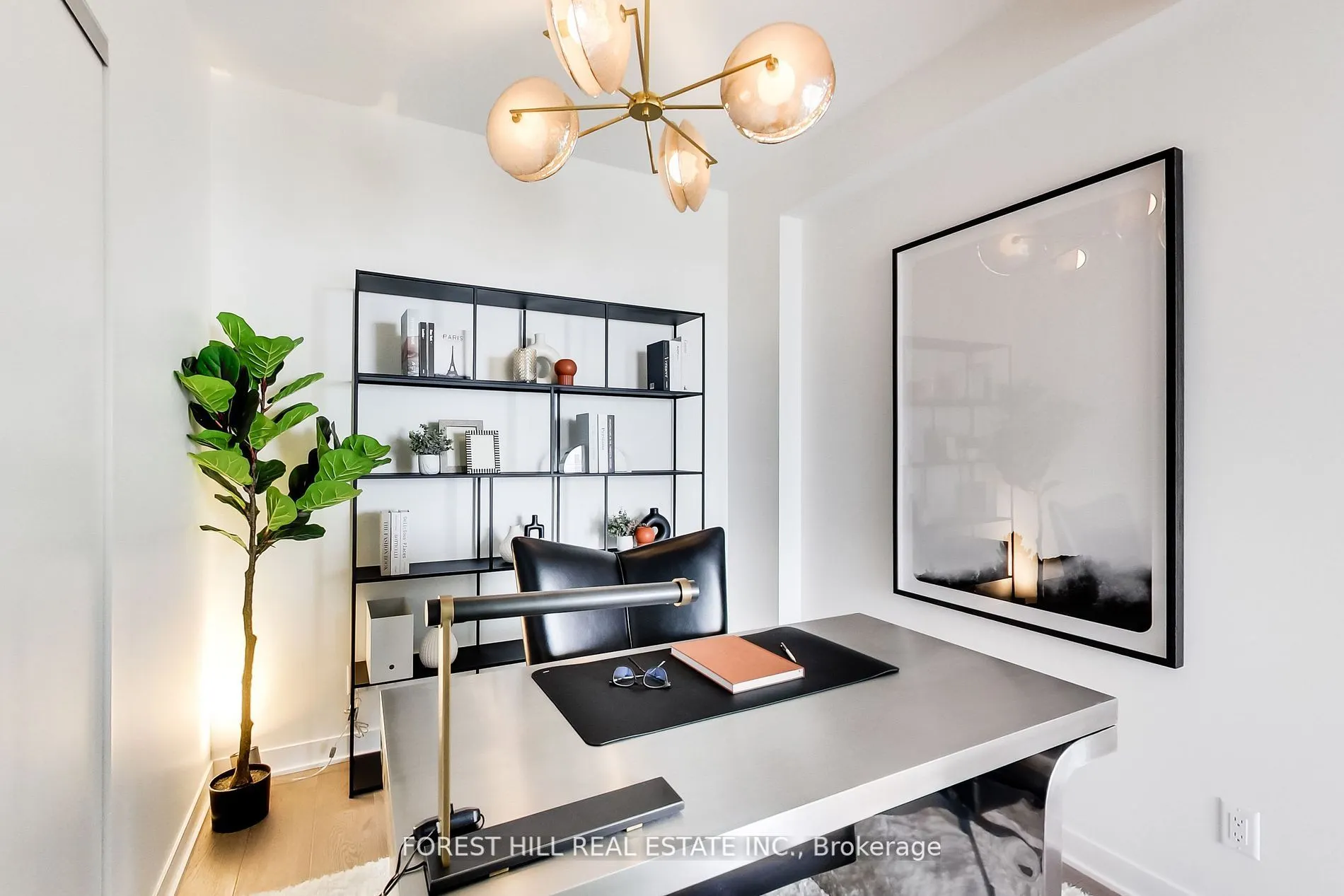 185 Alberta Avenue, #807