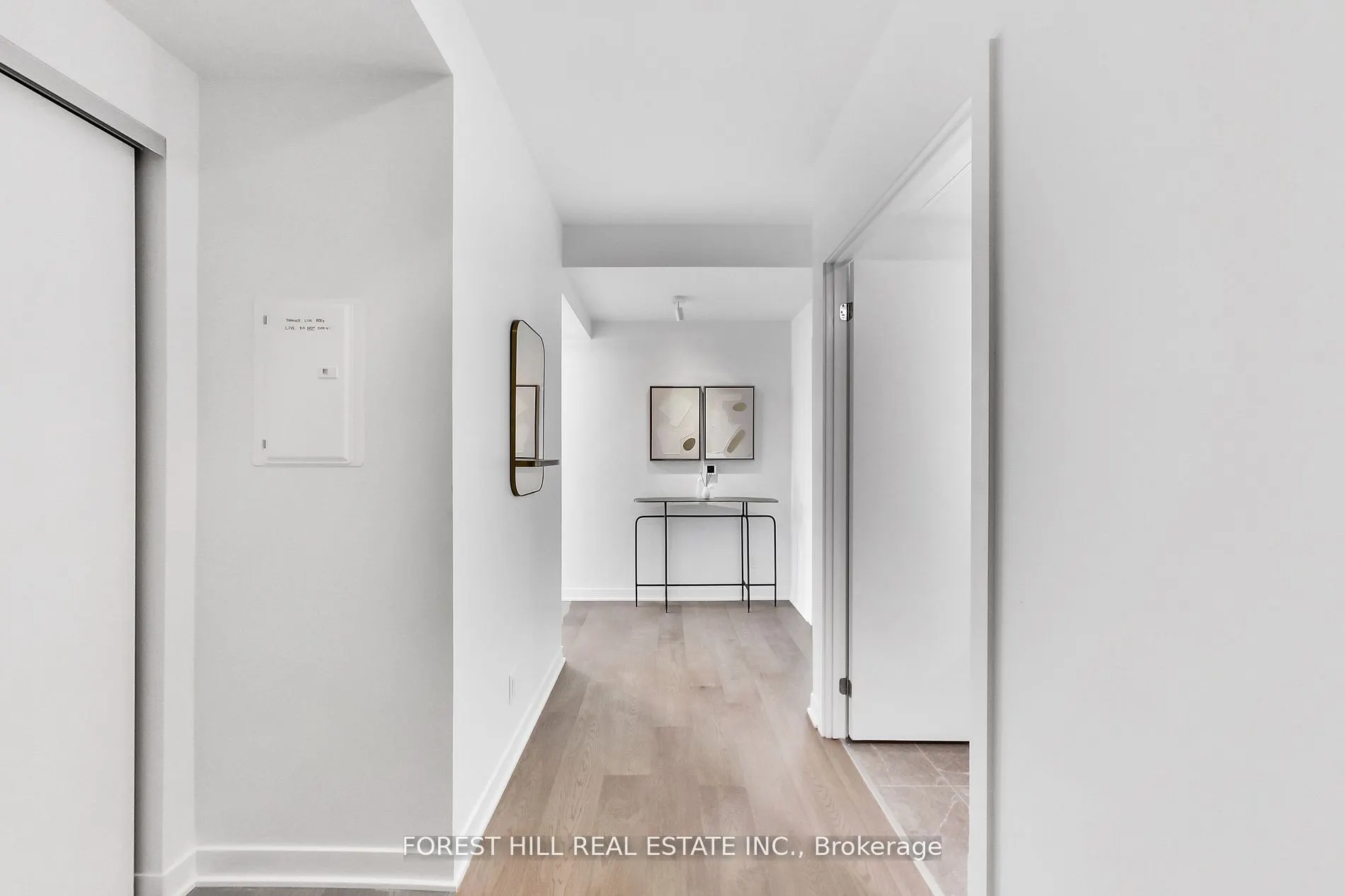 185 Alberta Avenue, #807