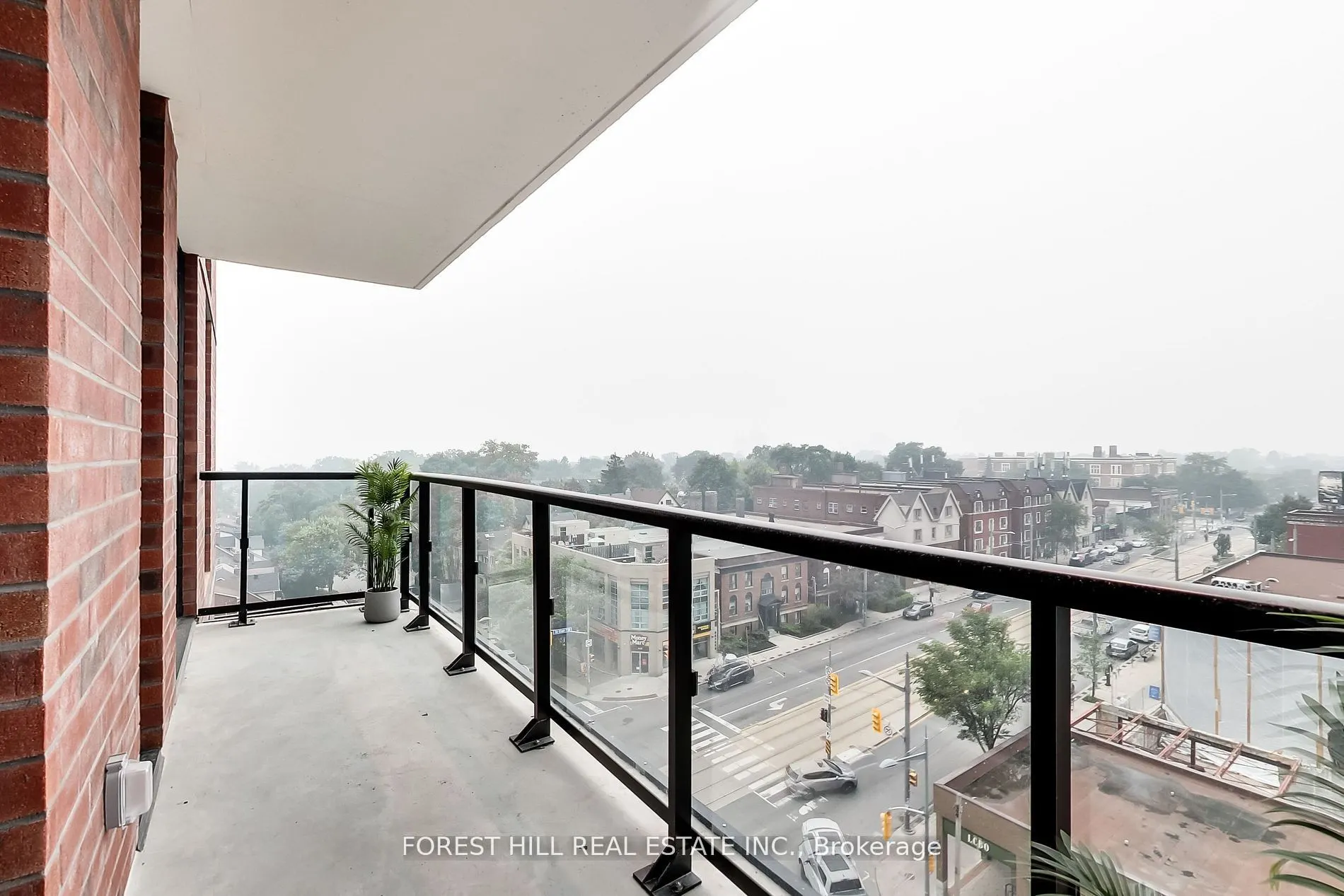185 Alberta Avenue, #807