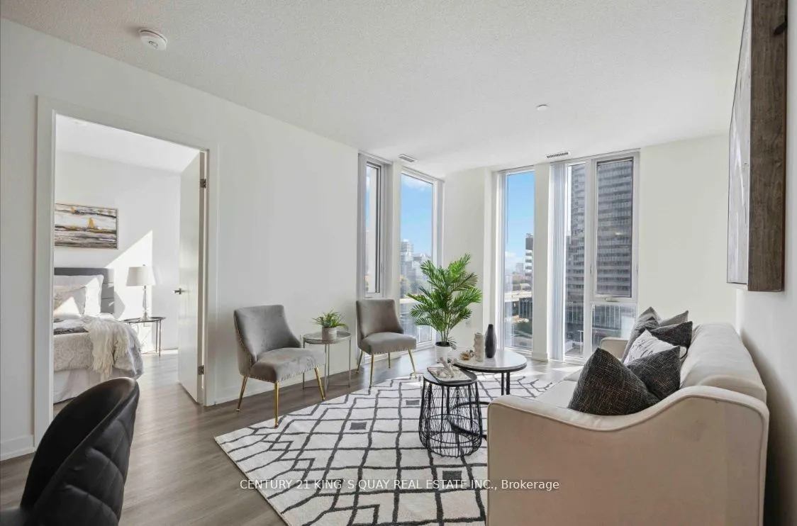 138 Downes Street, #905