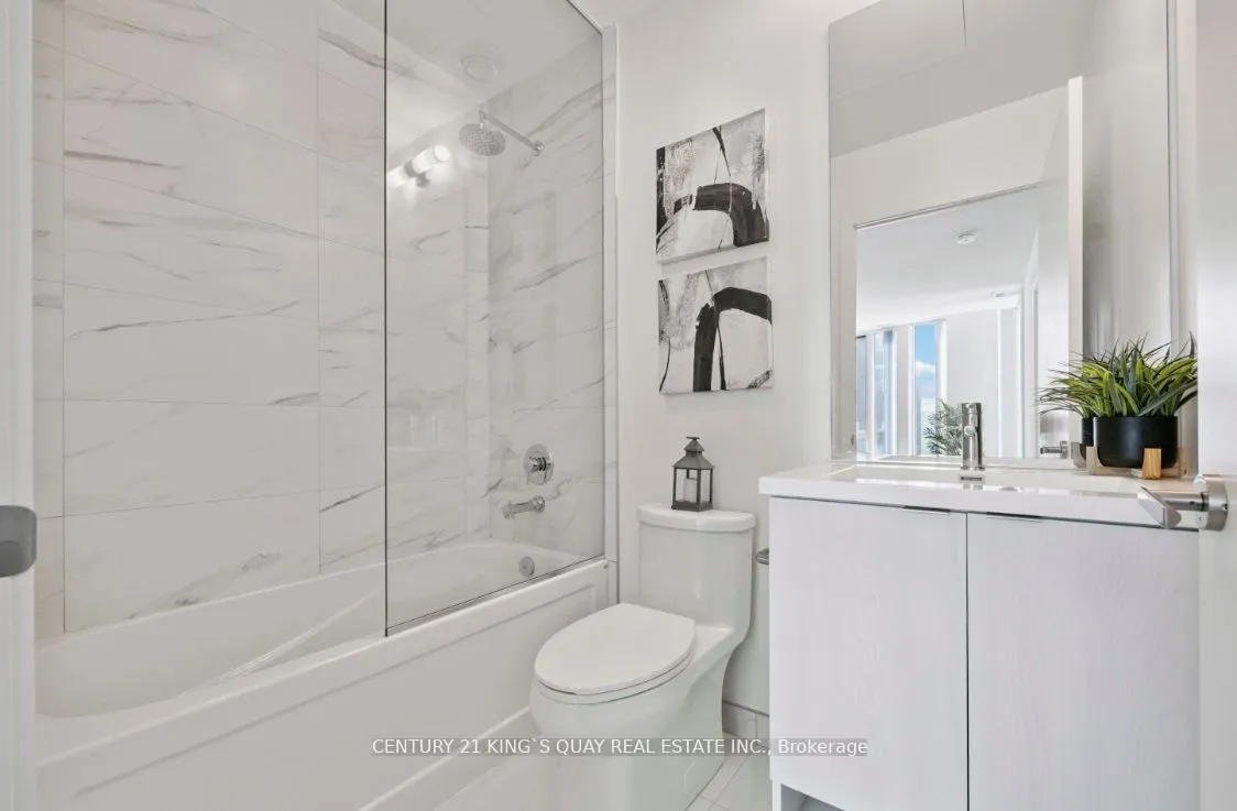 138 Downes Street, #905