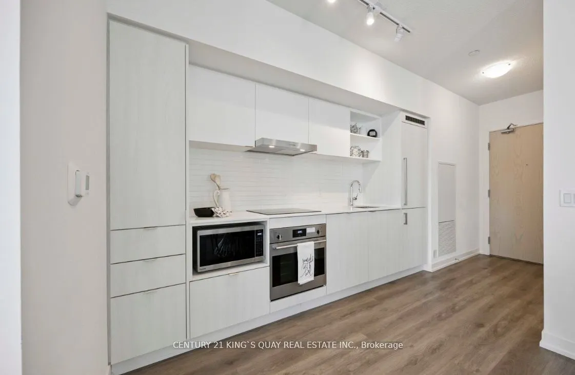 138 Downes Street, #905