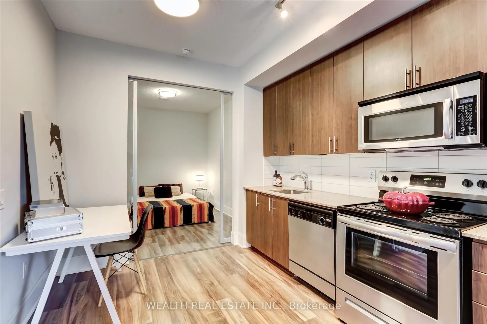 560 Front Street W, #726