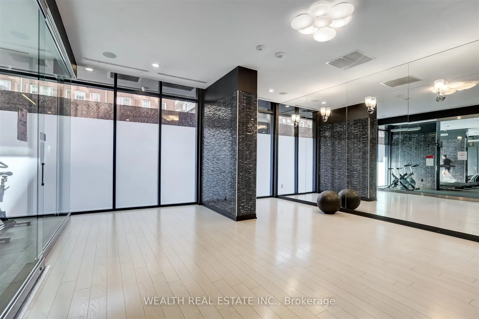 560 Front Street W, #726