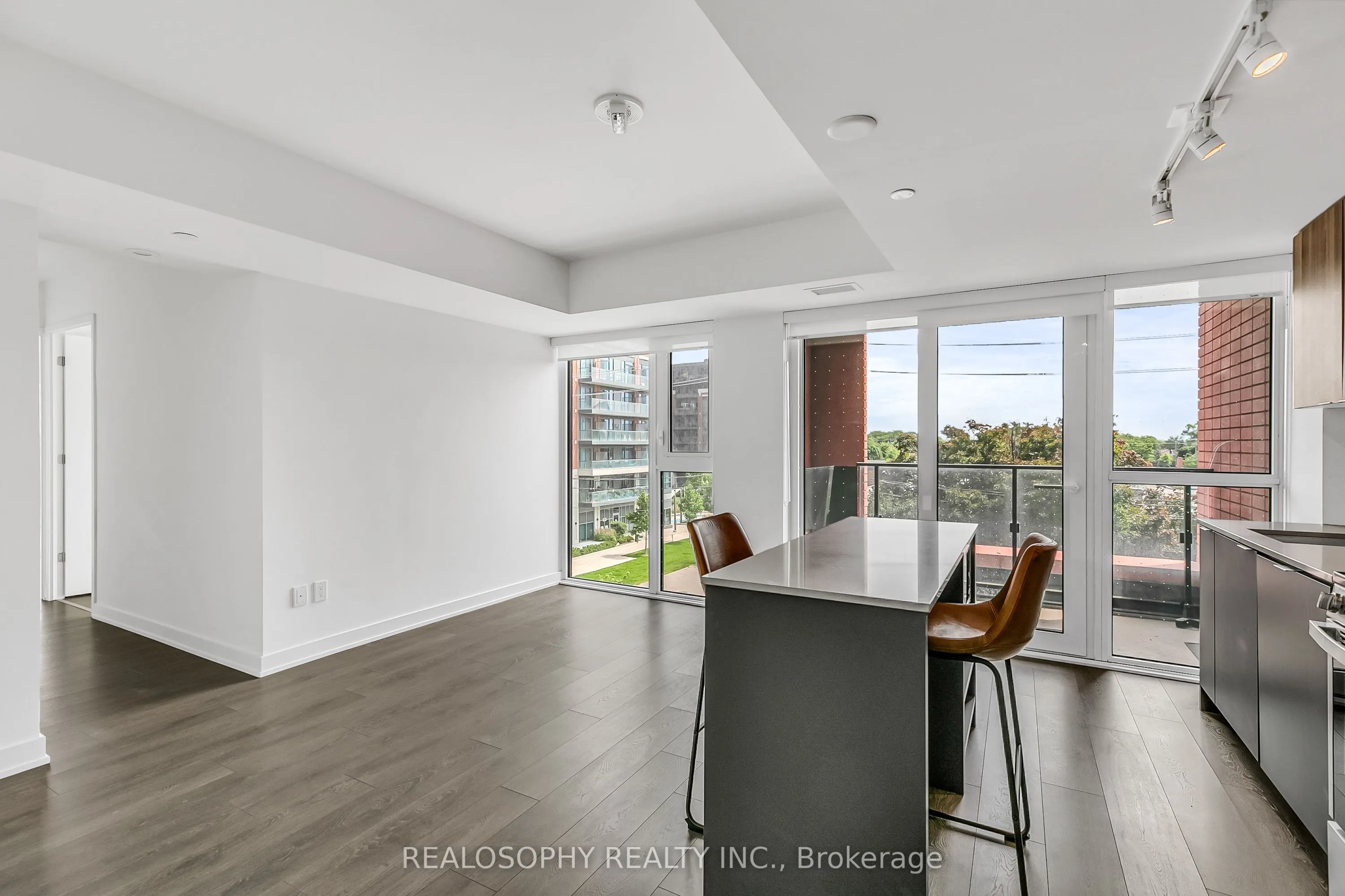 8 Tippett Road, #306