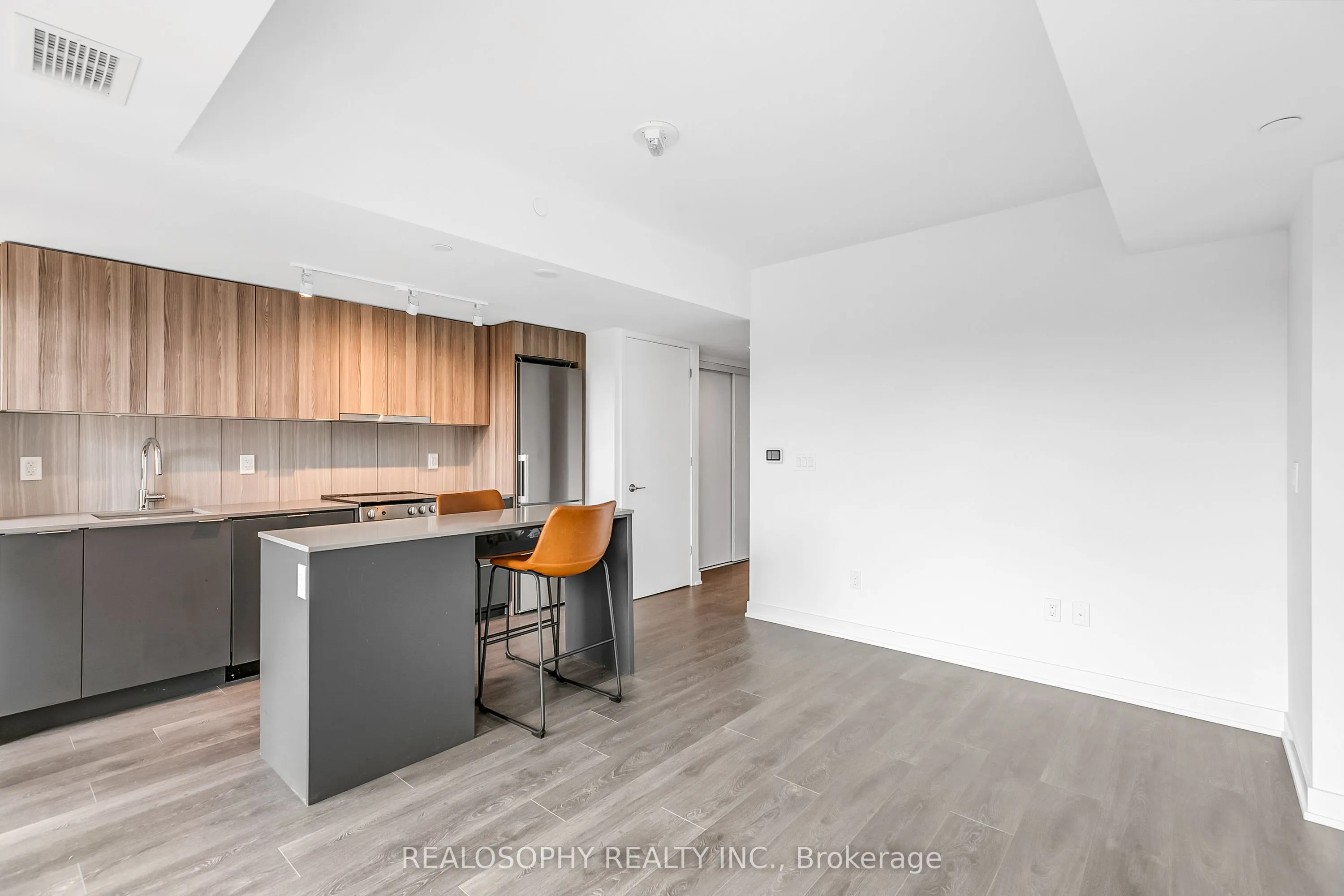 8 Tippett Road, #306