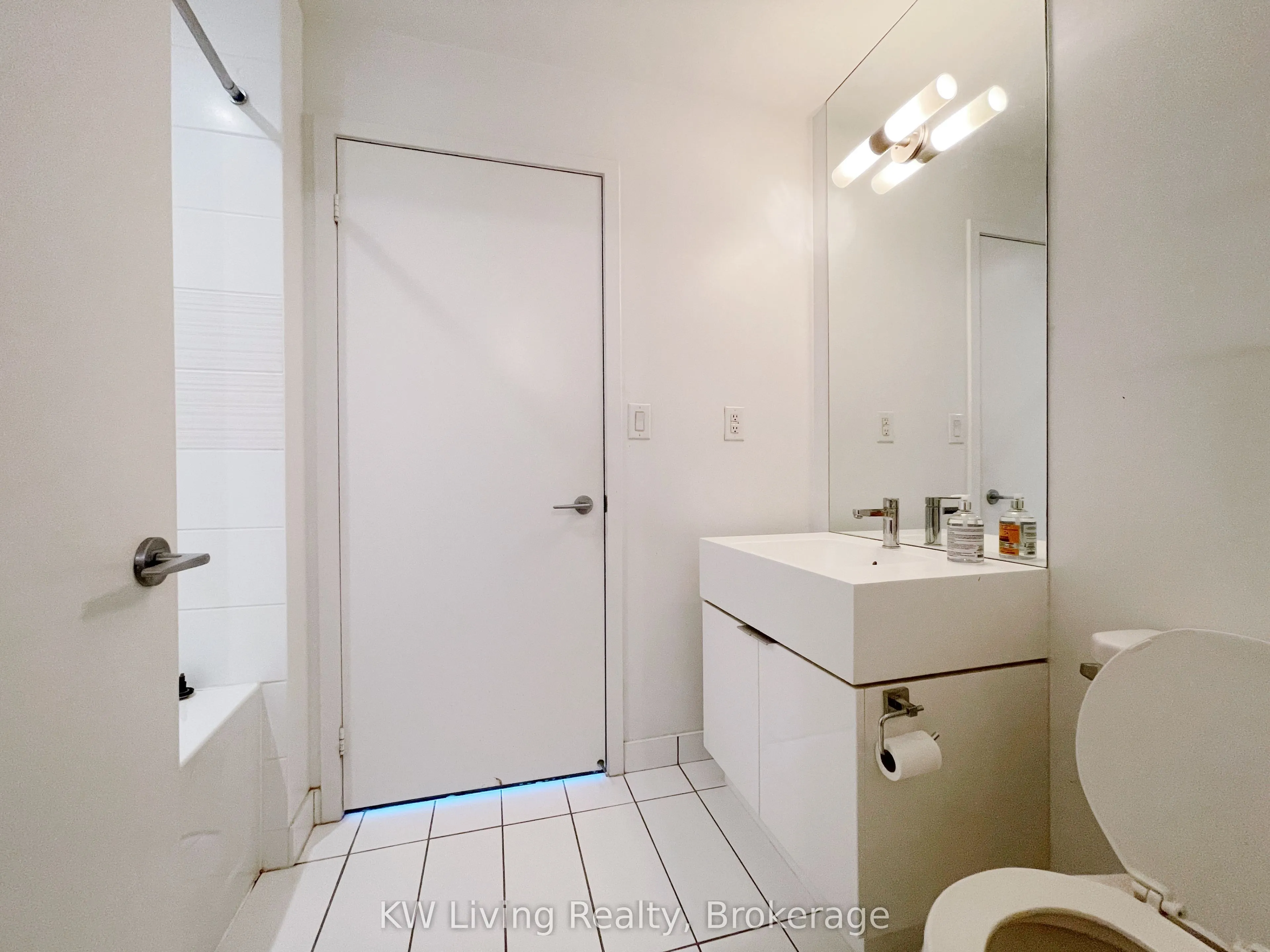 151 Dan Leckie Way, #205