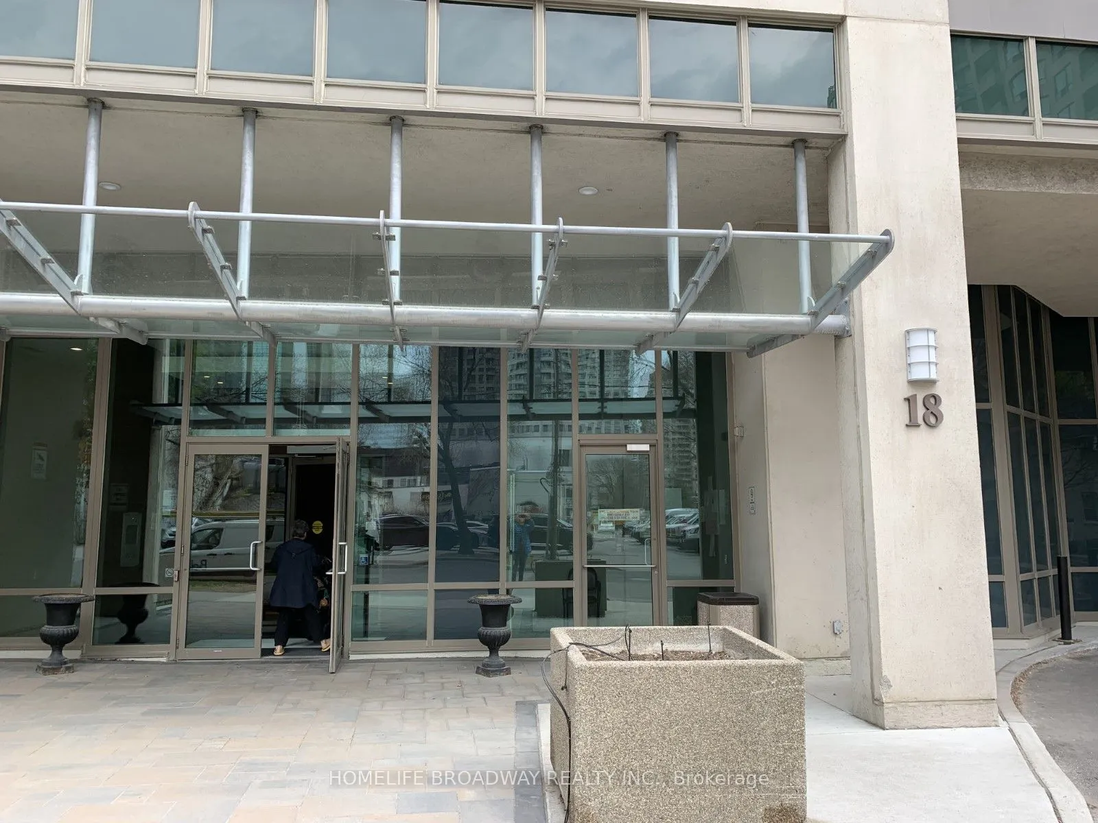 18 Parkview Avenue, #1907