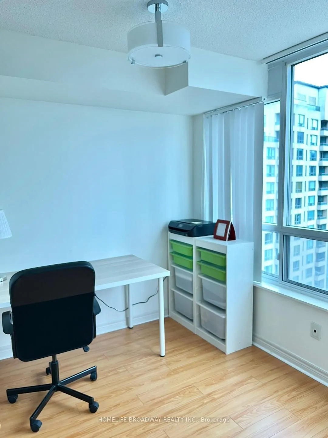 18 Parkview Avenue, #1907
