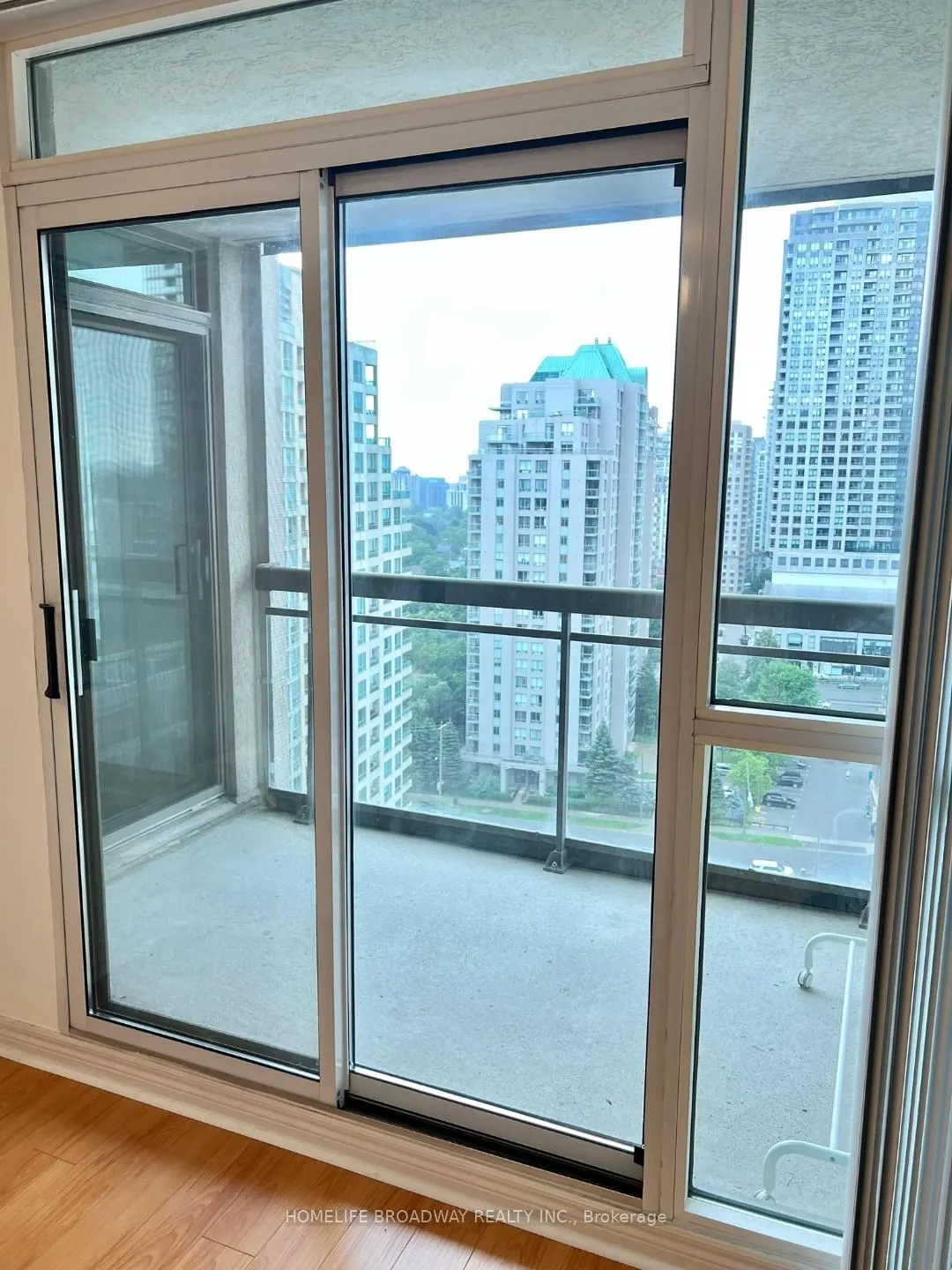 18 Parkview Avenue, #1907