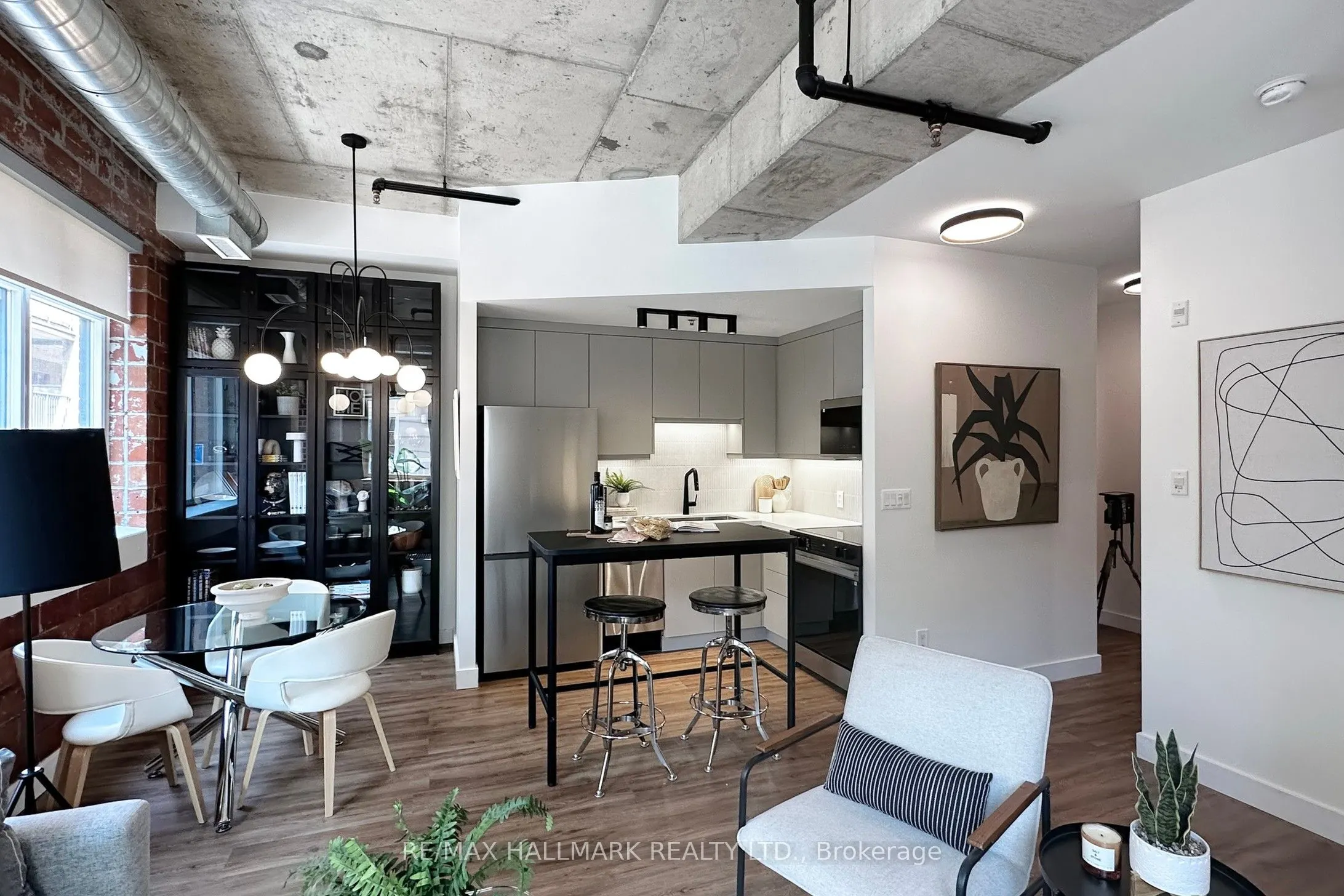 10 Wellesley Place, #206