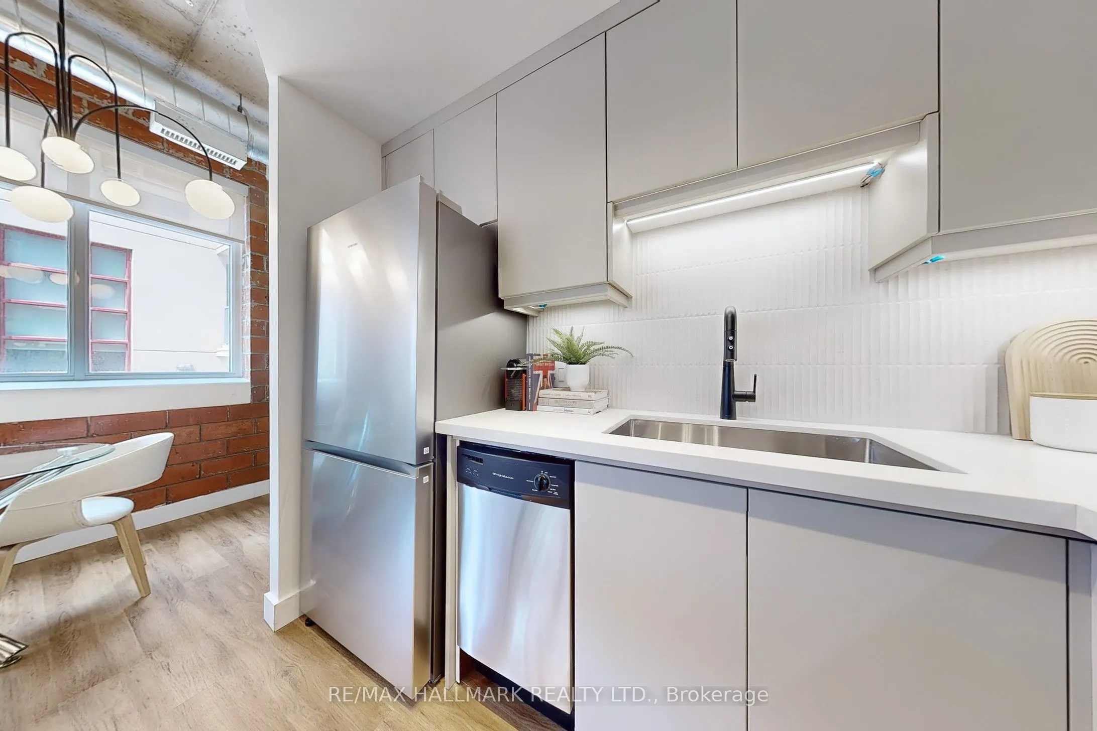 10 Wellesley Place, #206