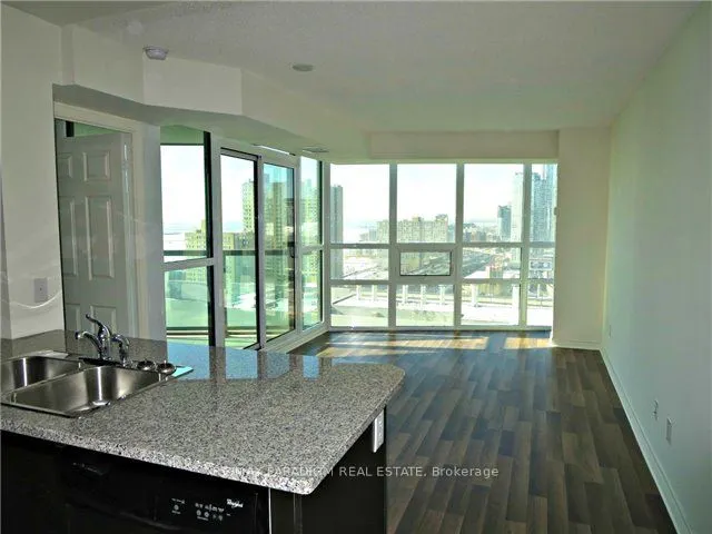 19 Grand Trunk Crescent, #2601