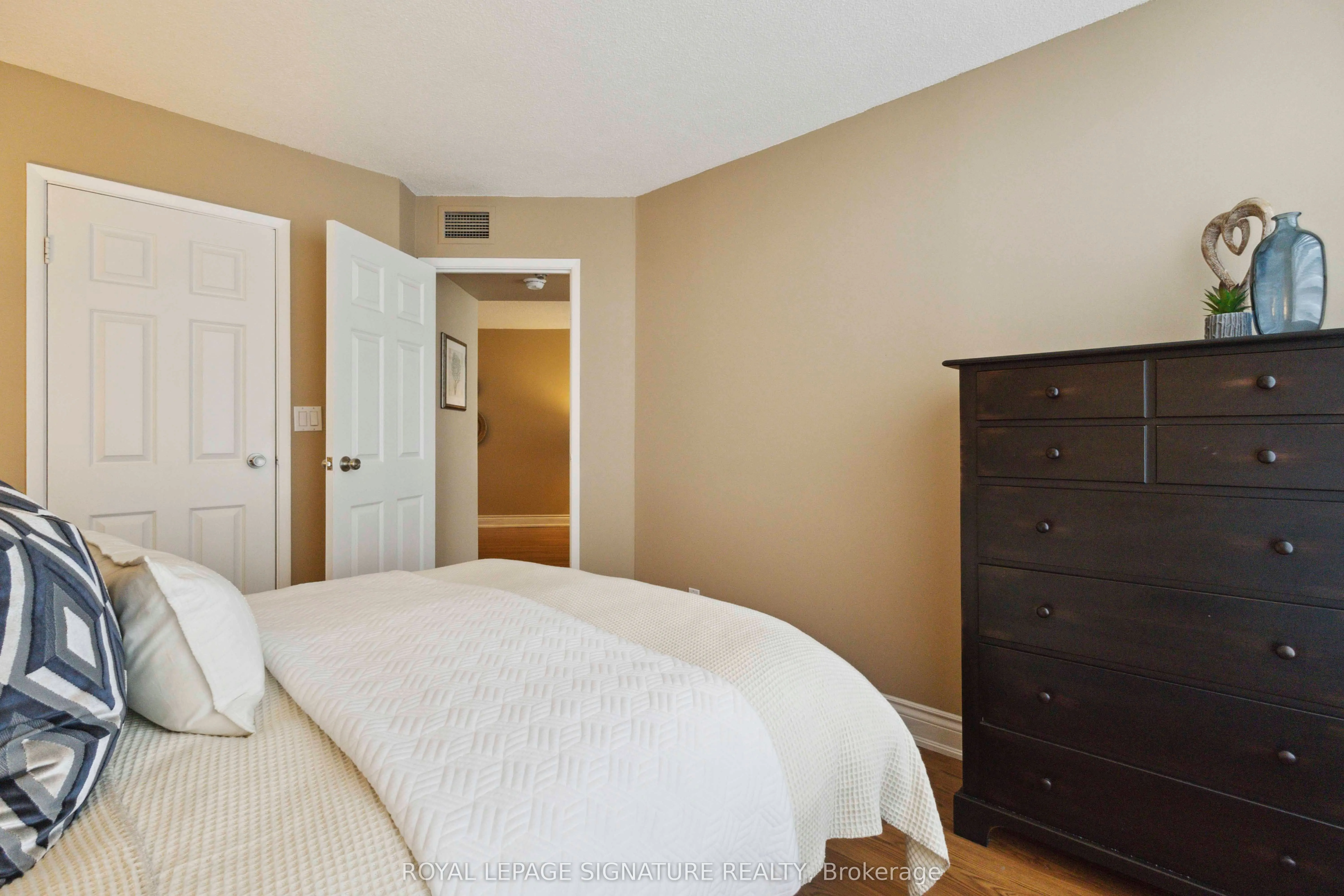 222 The Esplanade, #1007