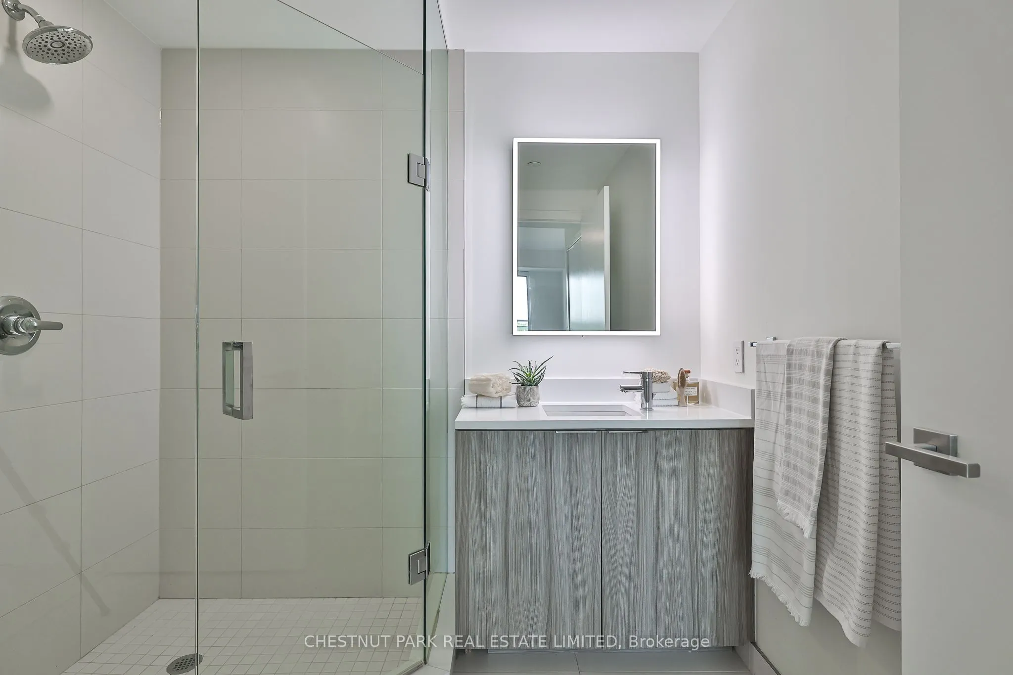 223 St Clair Avenue W, #704