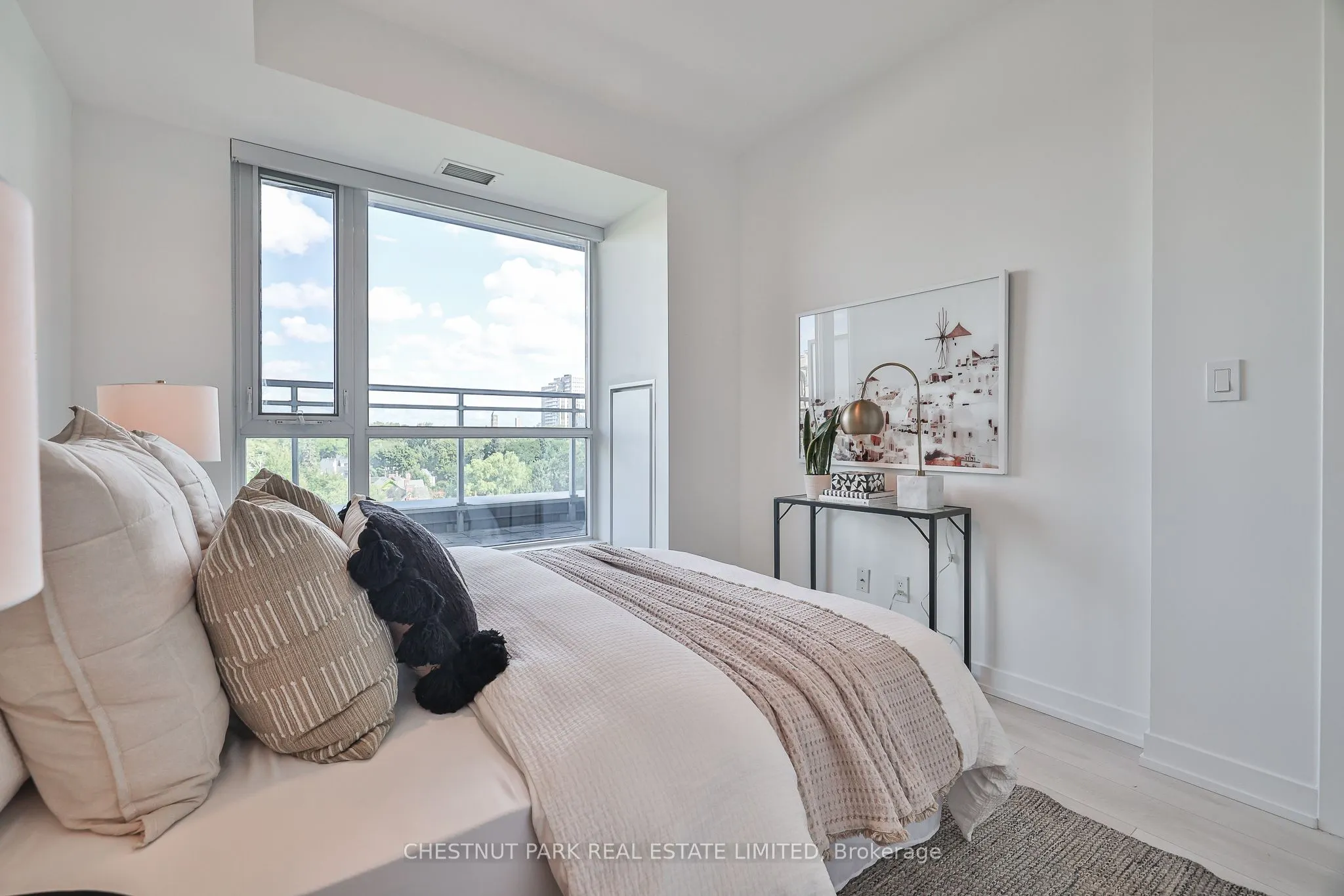 223 St Clair Avenue W, #704