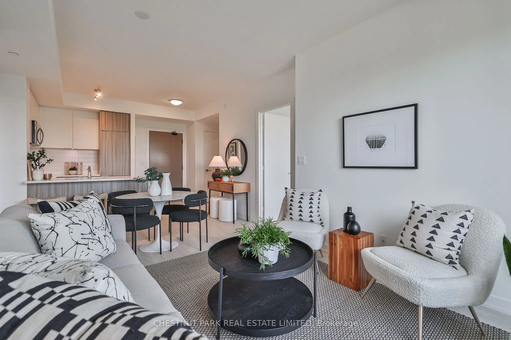 223 St Clair Avenue W, #704