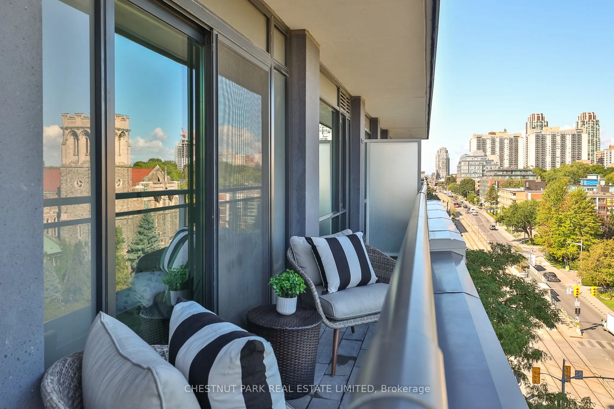 223 St Clair Avenue W, #704