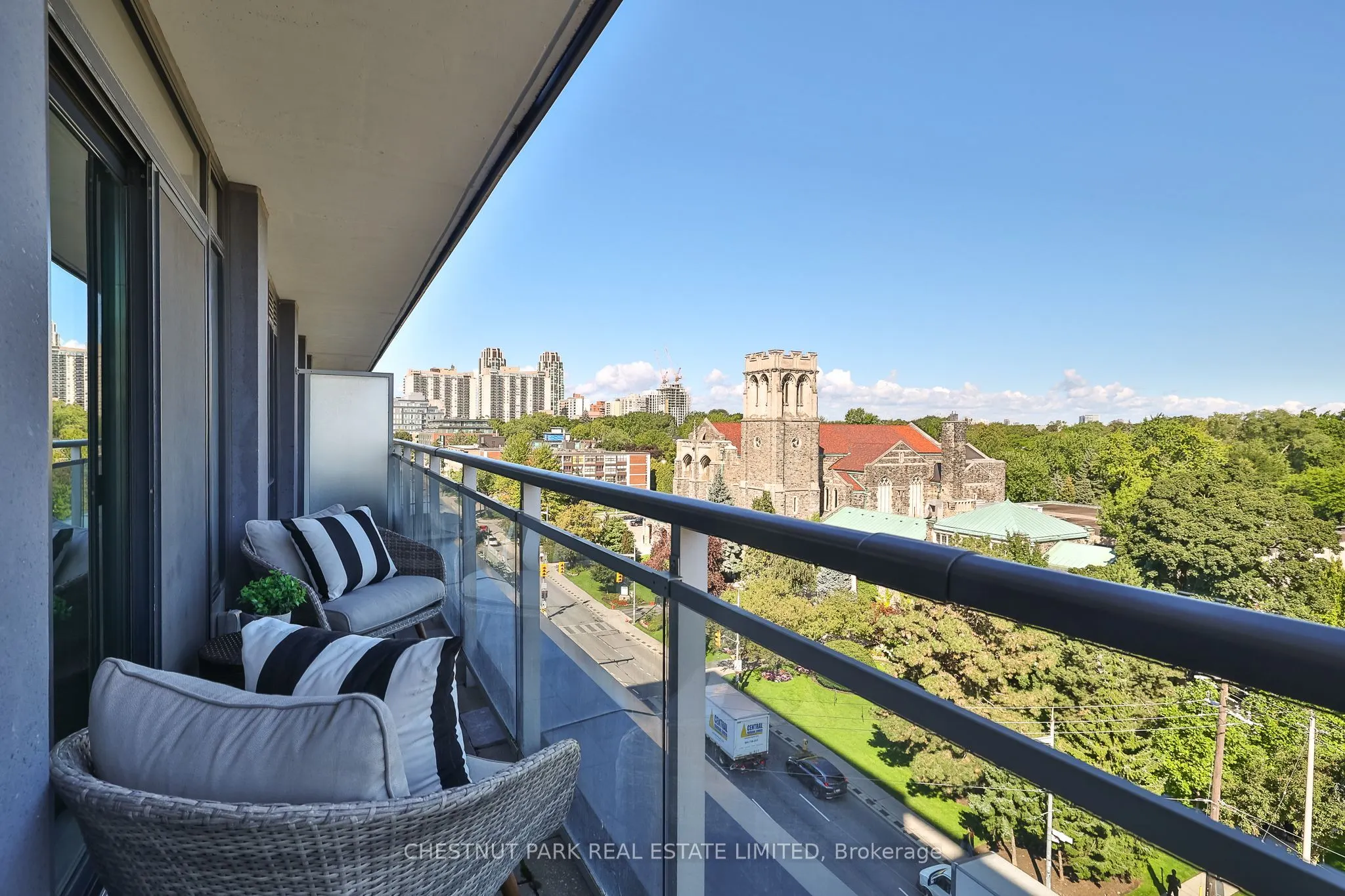 223 St Clair Avenue W, #704