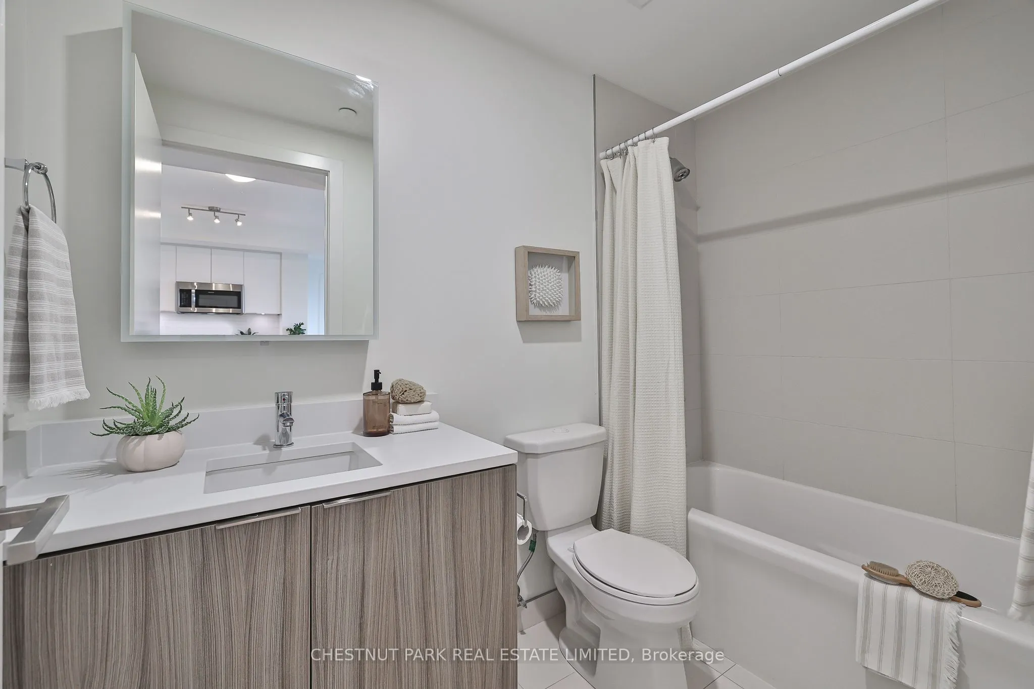 223 St Clair Avenue W, #704