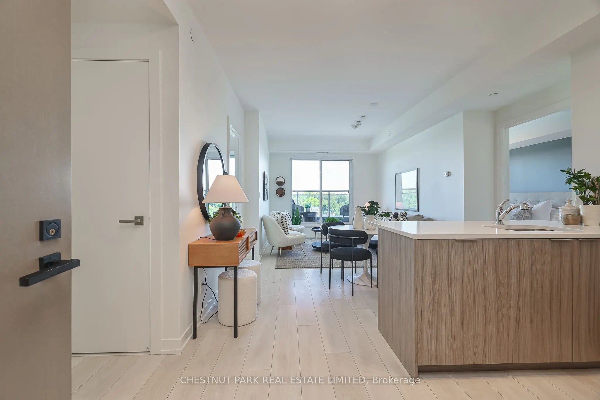 223 St Clair Avenue W, #704