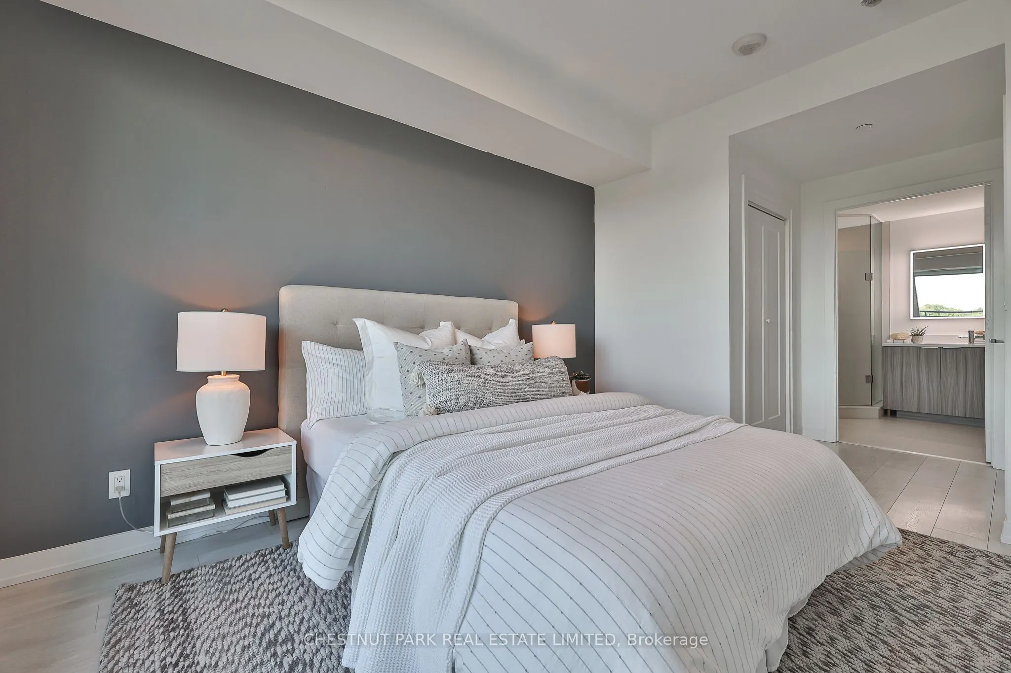 223 St Clair Avenue W, #704