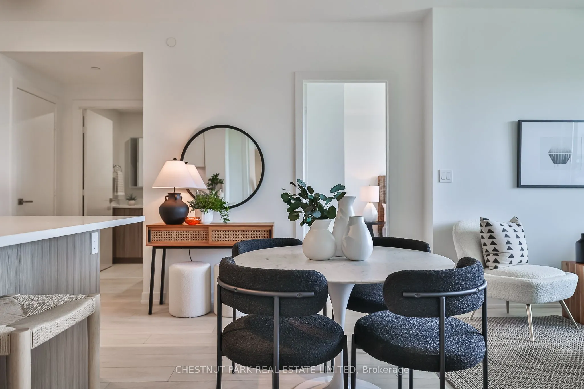 223 St Clair Avenue W, #704